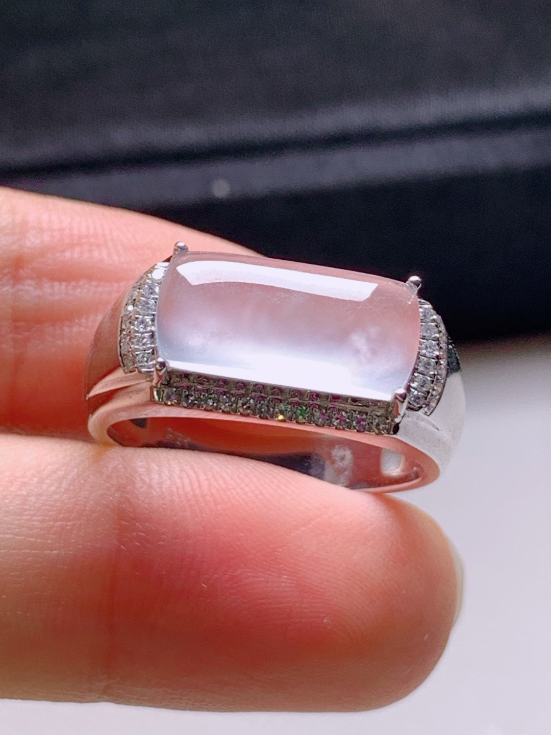 ️ 冰种马鞍形戒指，无裂通透起光，裸石13.7-6.5-3.2，圈口17