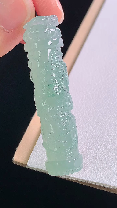 ️冰晴龙柱，无裂，尺寸:47.8-12.0-11.0mm