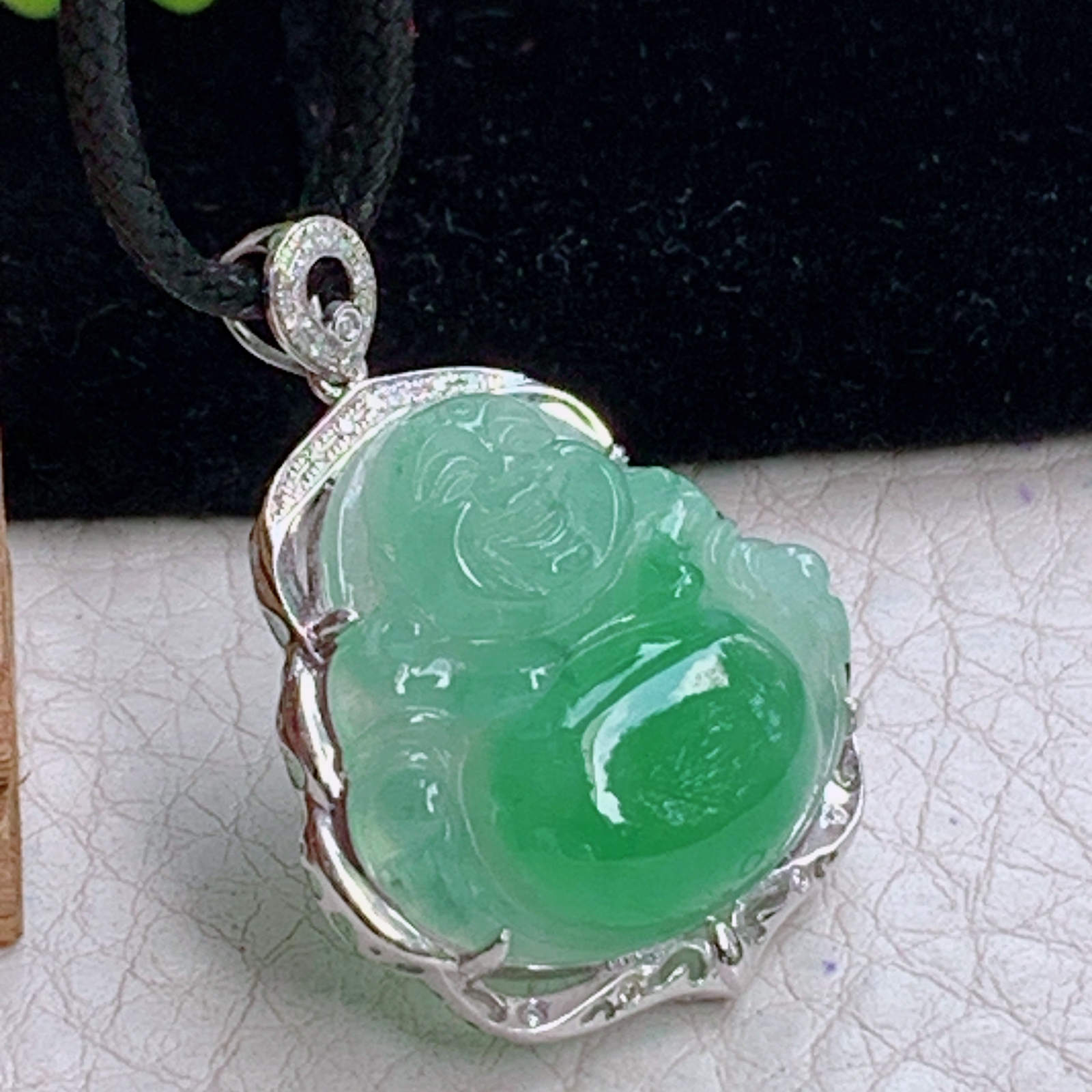 zz3实拍连金32*23.8*8天然缅甸翡翠冰飘绿佛公吊坠 镶金弥勒佛玉坠