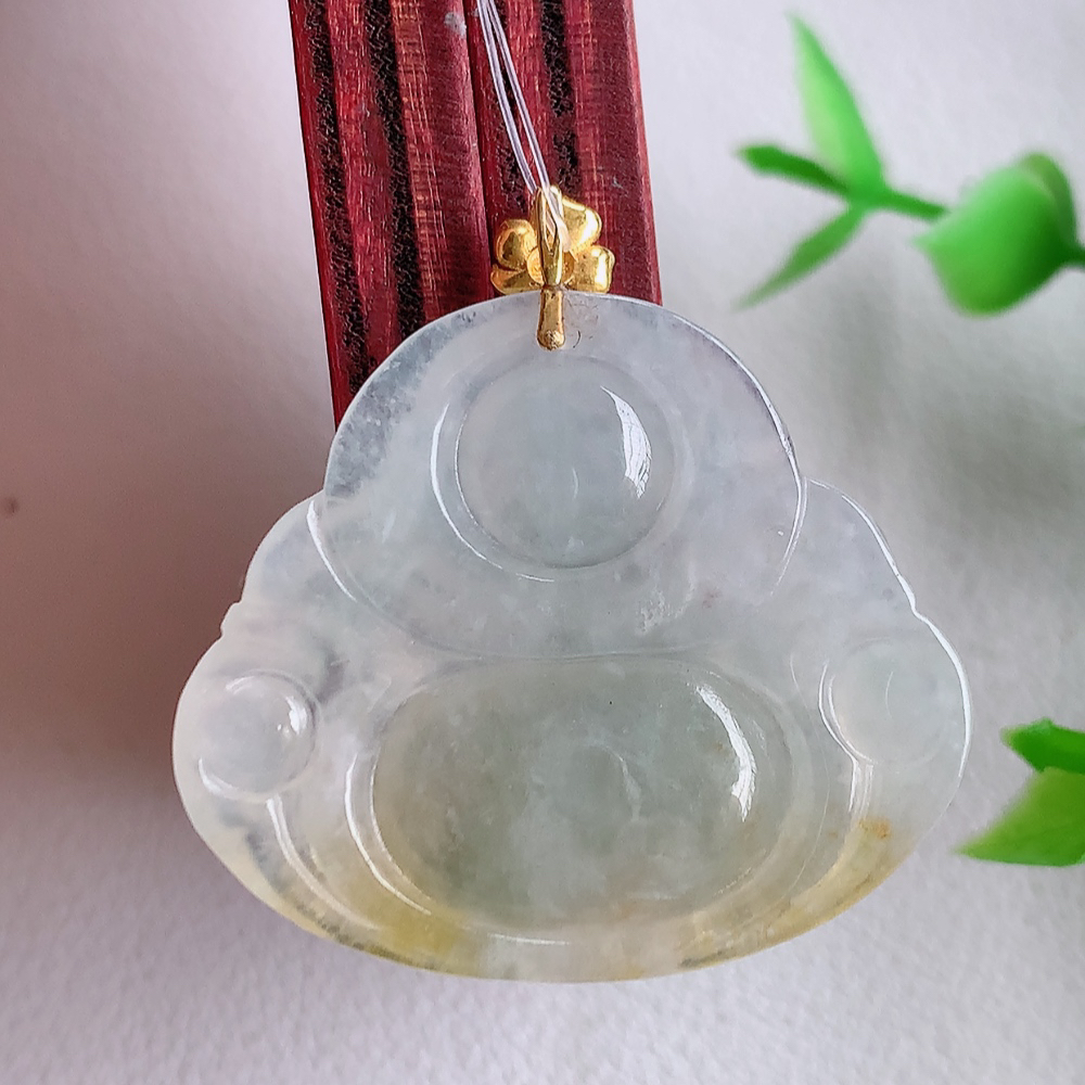 18k金扣冰润黄翡佛公挂件 玉质细腻  精雕弥勒佛，笑佛福耳垂肩，面相喜庆，开怀大笑，憨态可掬。惟妙惟肖，寓意福禄双全，吉祥美满，笑口常开 W49.16  尺寸：27-31-5mm