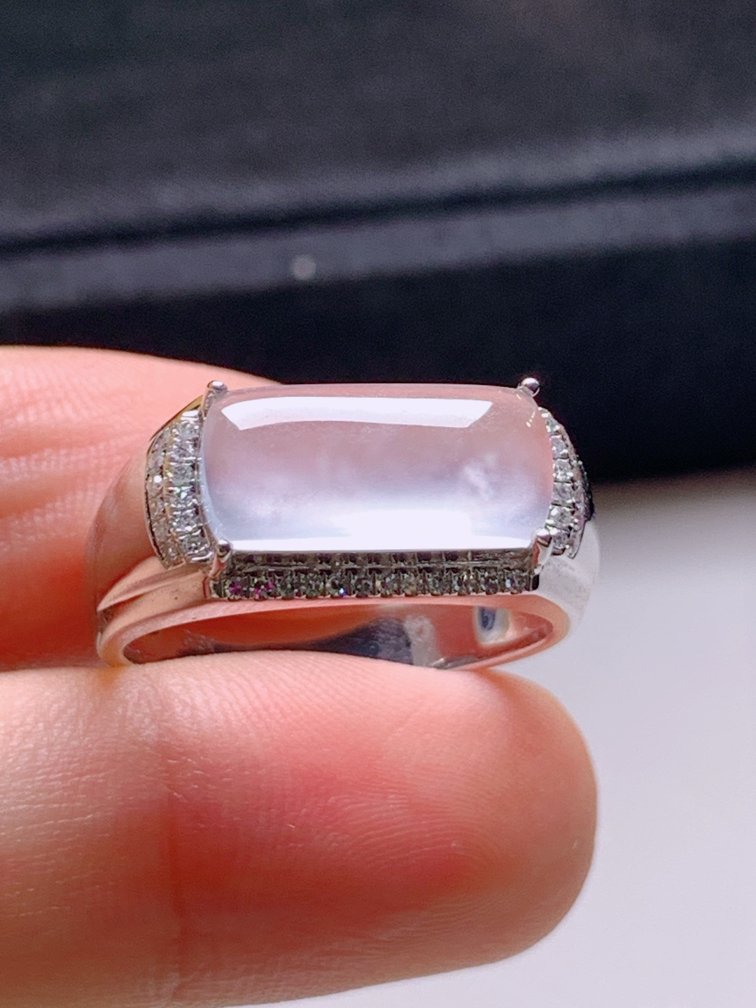 ️ 冰种马鞍形戒指，无裂通透起光，裸石13.7-6.5-3.2，圈口17