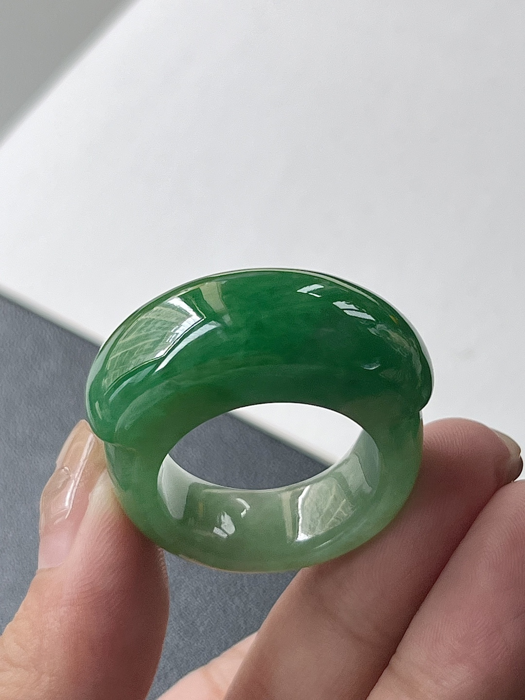 圈口：24.5️【指环】种老细腻，色阳浓郁起胶尺寸：20.5*13*8.9,asd1416