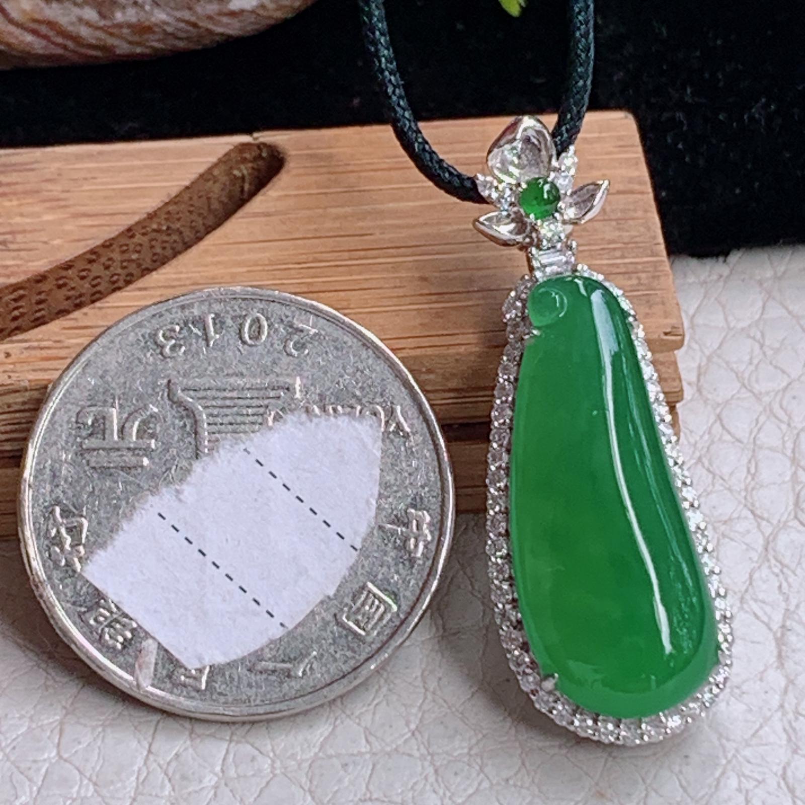 zz3实拍连金36.5*13*7.7天然缅甸翡翠满绿18k金豪华镶嵌福瓜吊坠高贵锁骨坠