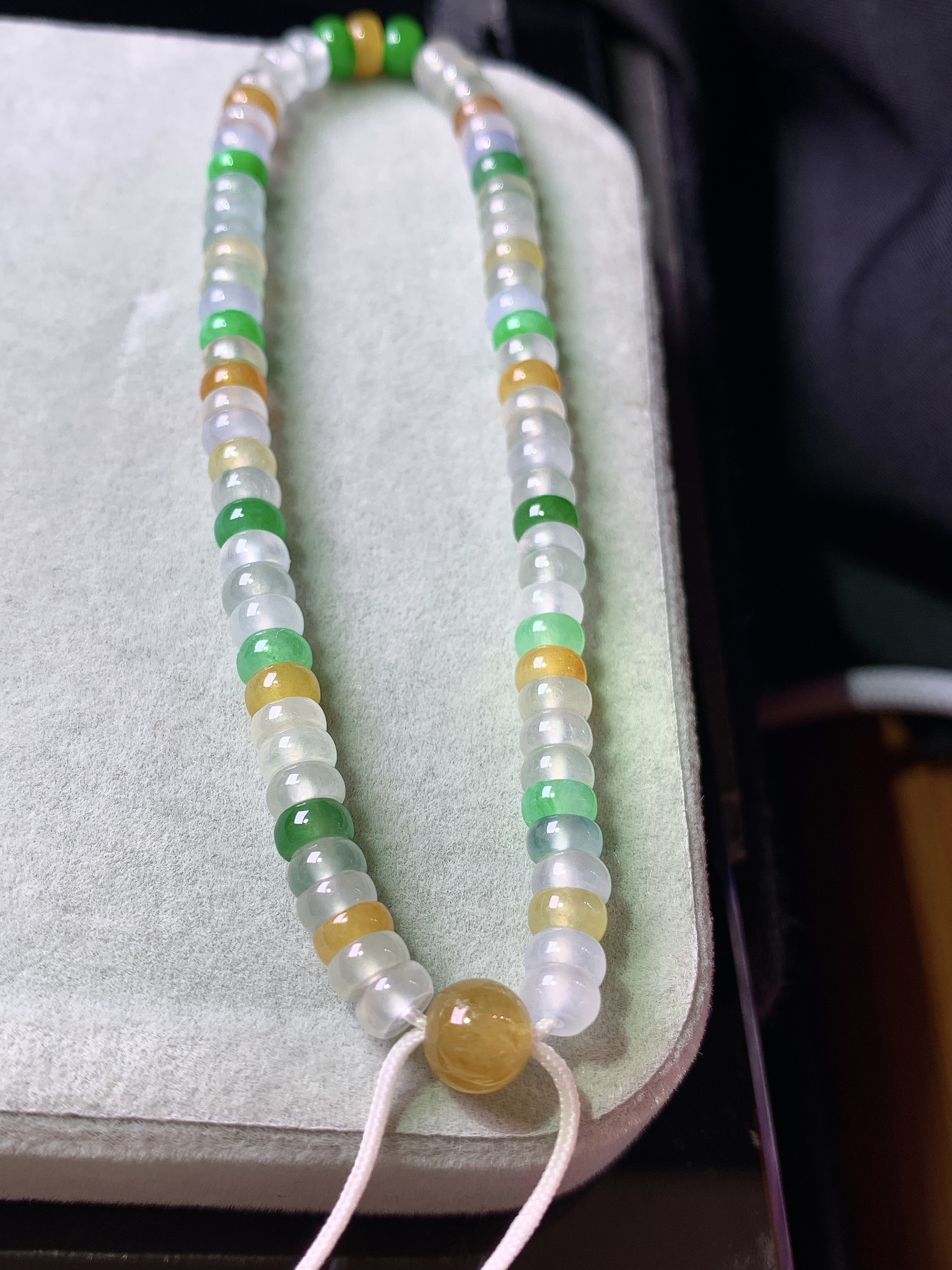 多彩算盘珠手链 玉质细腻 色泽艳丽清新 水润亮眼 整体尺寸4.5*2.6c5