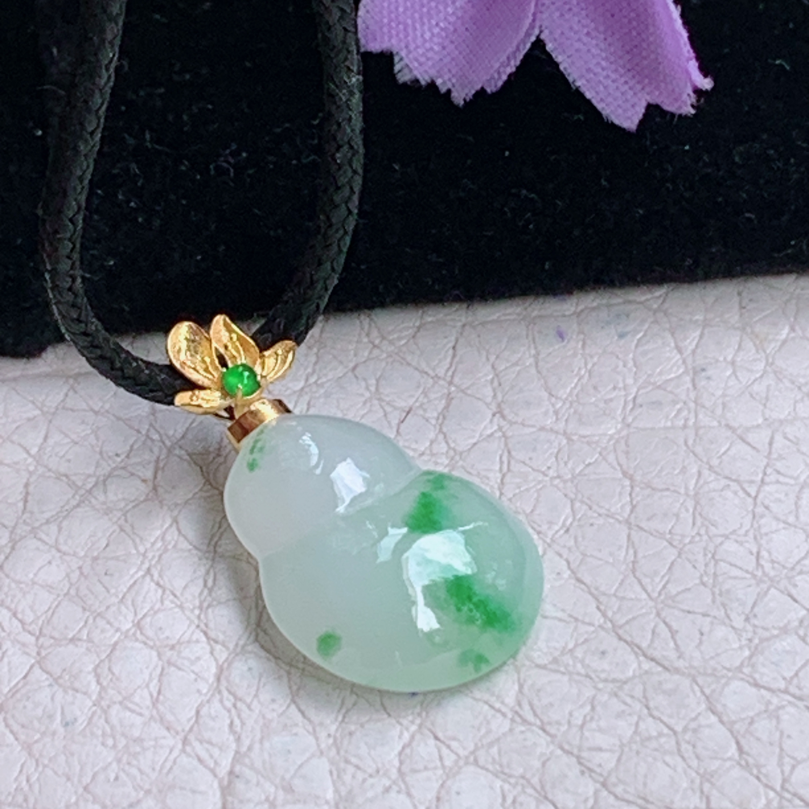 zz3实拍连金25.8*14.5*5.3天然缅甸翡翠冰飘阳绿花胡芦吊坠 镶金福禄锁骨坠