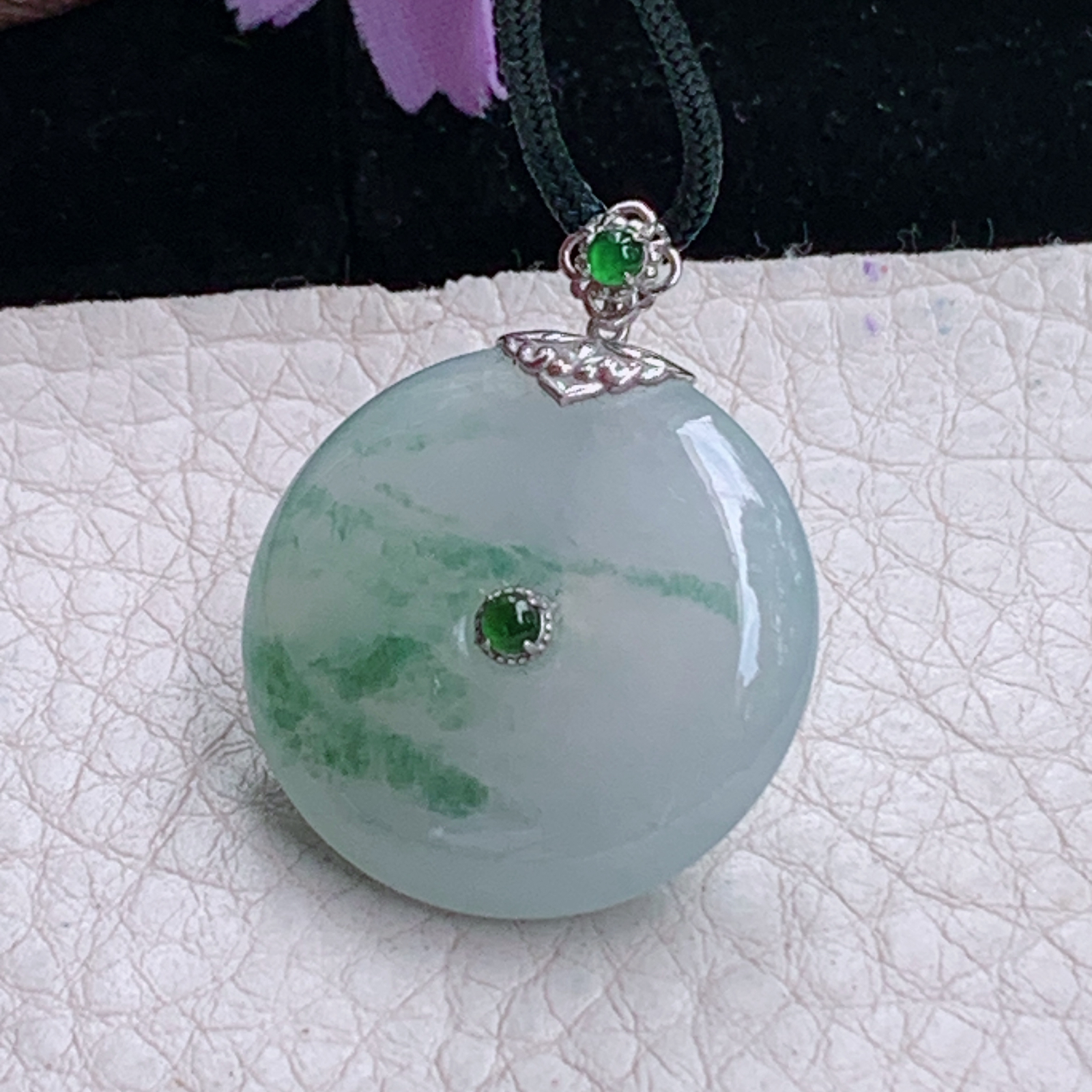 zz3实拍30.5*24.3*6天然缅甸翡翠飘花平安扣吊坠 镶金玉扣锁骨坠