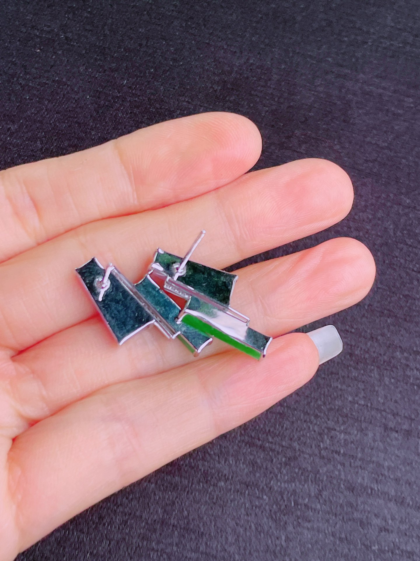 ️高冰绿紫牌耳钉 晶莹剔透，新颖时尚，无裂，11-7-3