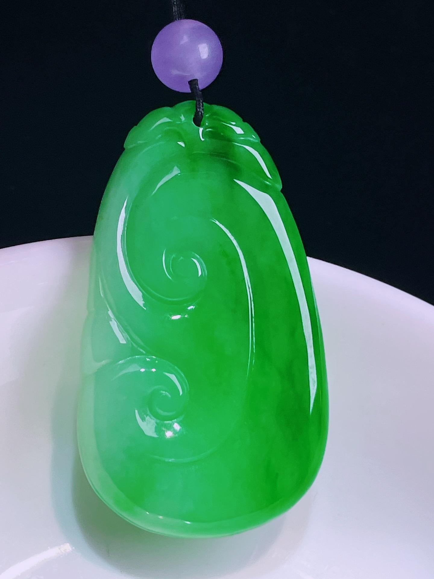 ️辣绿如意，老种起光，细底通透，尺寸：38.5/22.7/4.7mm0417