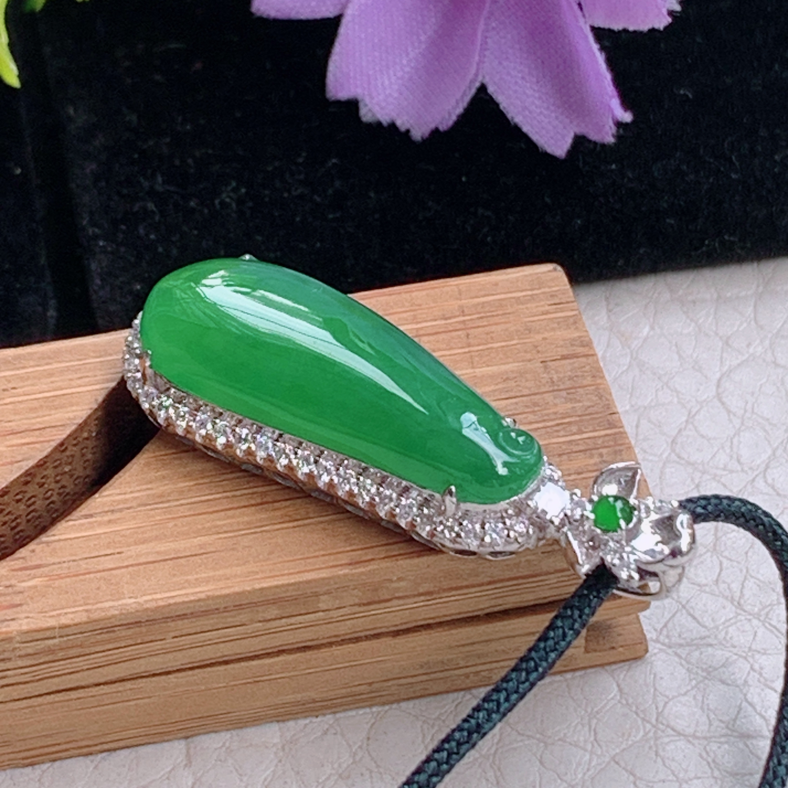 zz3实拍连金36.5*13*7.7天然缅甸翡翠满绿18k金豪华镶嵌福瓜吊坠高贵锁骨坠