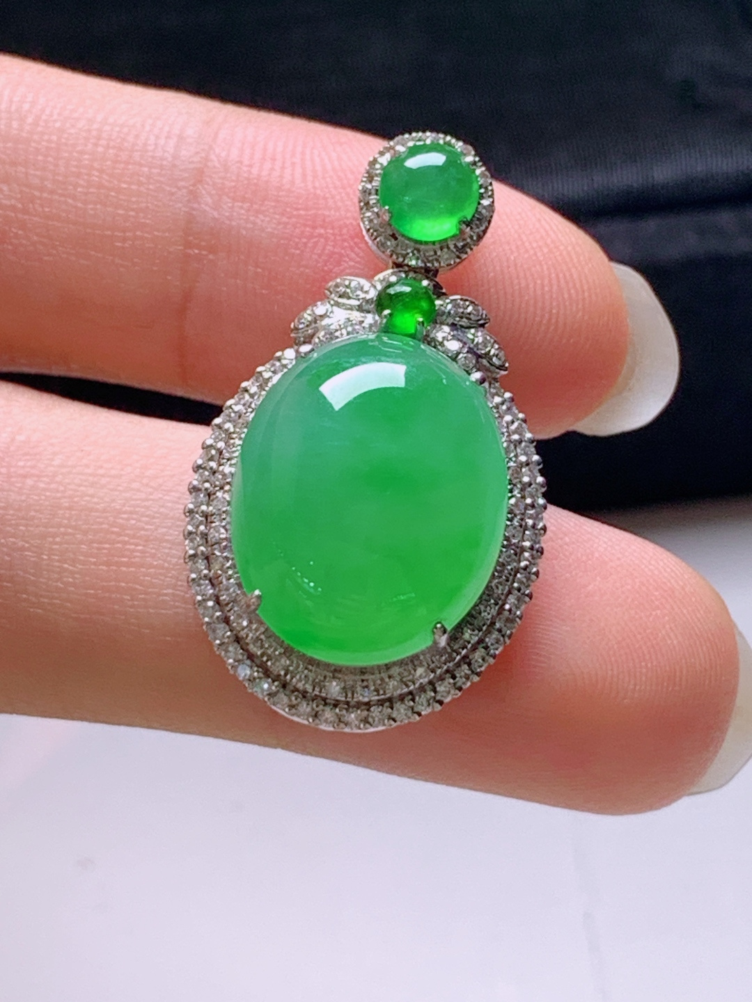 ️ 冰阳绿旦面吊坠，无裂色阳饱满，裸石15.9-12.8-5.529.7-17.2-10.1