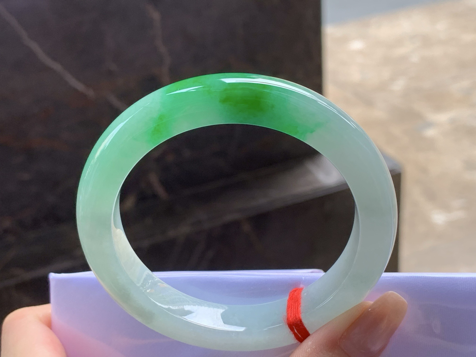 辣绿手镯
颜色漂亮 58.5/12.2/9.6mm