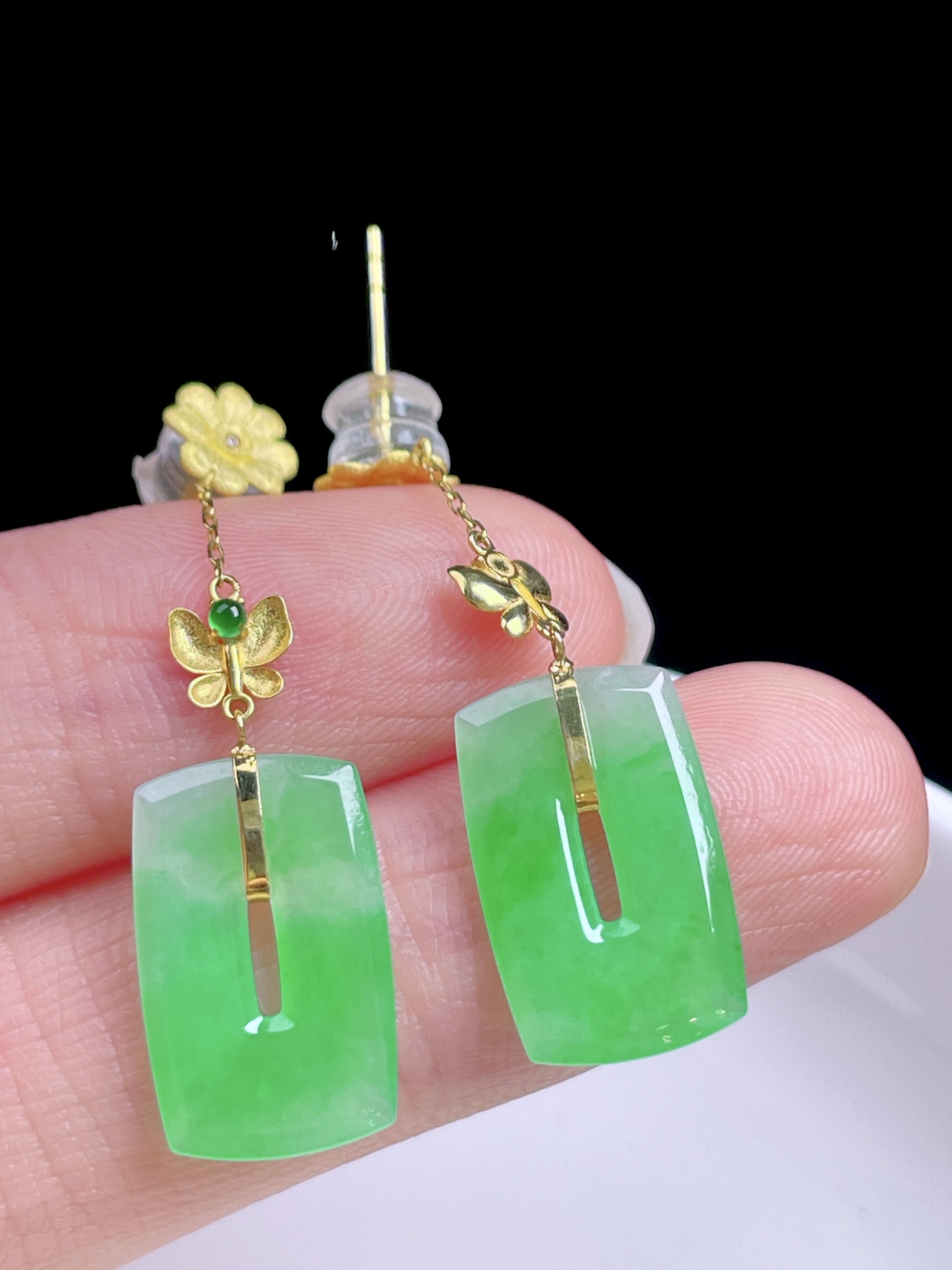 ️ 缅绿耳坠，色泽浓郁，种老水润：36，裸石：15.7/9.8/1.7，超值