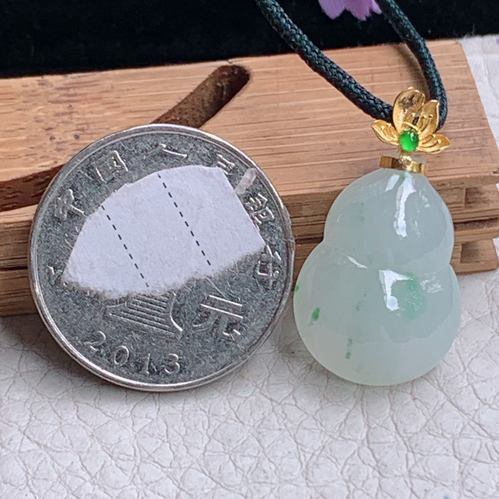 zz3实拍连金28*15.8*7天然缅甸翡翠冰飘花胡芦吊坠 镶金福禄毛衣坠