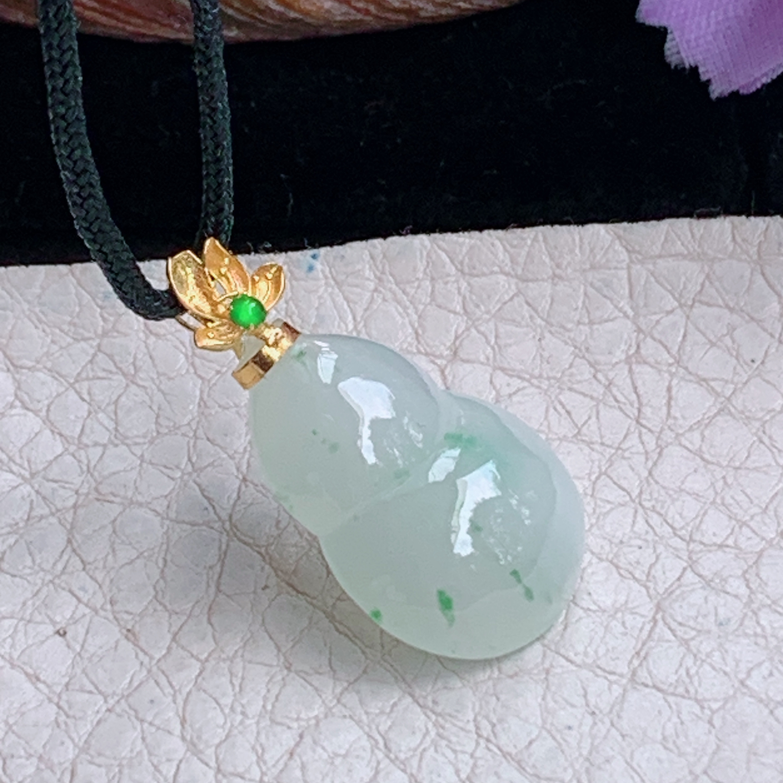 zz3实拍连金28*15.8*7天然缅甸翡翠冰飘花胡芦吊坠 镶金福禄毛衣坠