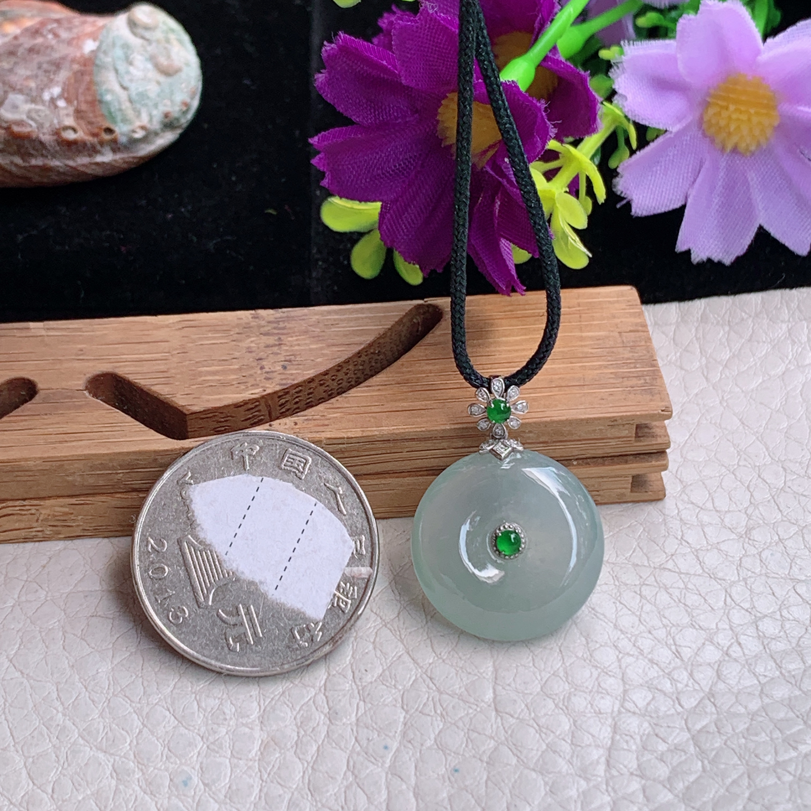 zz3实拍26.8*19.5*6天然缅甸翡翠冰透平安扣吊坠 镶金玉扣锁骨坠