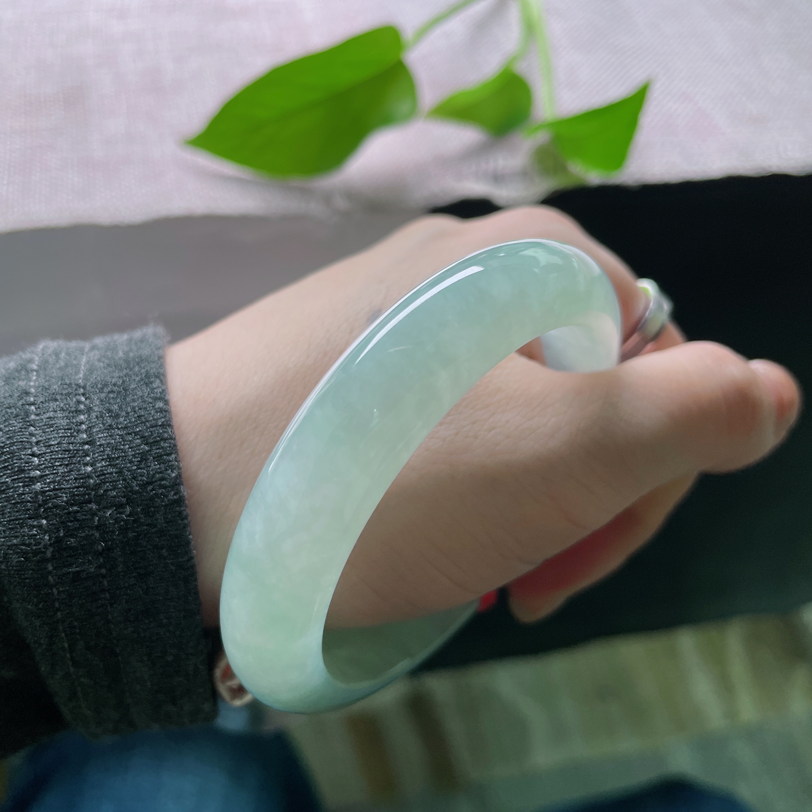 55.5/12.5/8.4晴底正圈，水润细腻，温婉，大方，料子清新，甜美ss49578a