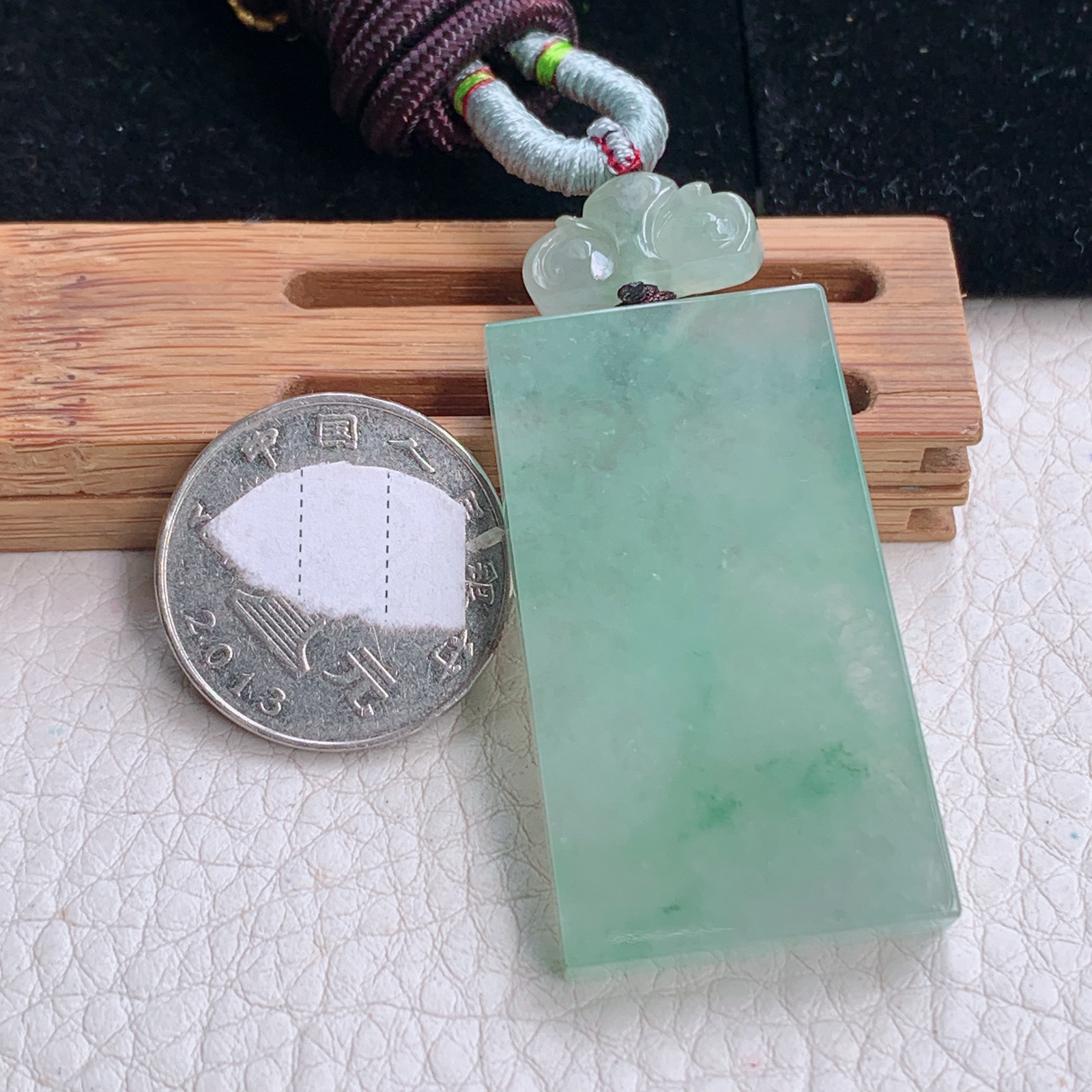 zz3实拍44.8*25.5*5.8天然缅甸翡翠晴绿平安无事牌吊坠 冰透素面牌