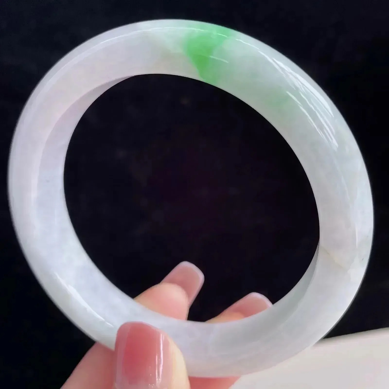 54.6圈口玉石手环天然翡翠飘绿正圈手镯58.94g