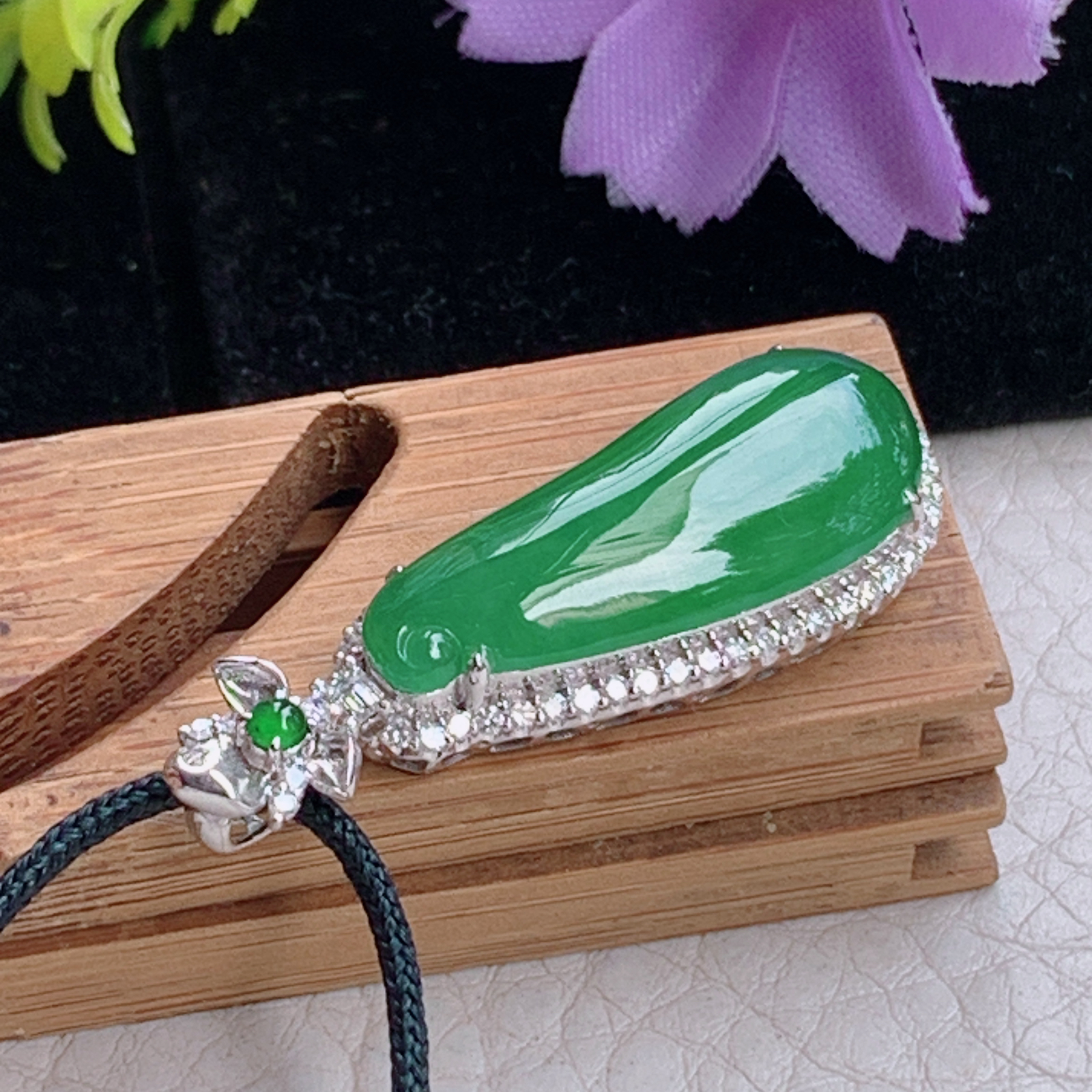 zz3实拍连金36.5*13*7.7天然缅甸翡翠满绿18k金豪华镶嵌福瓜吊坠高贵锁骨坠