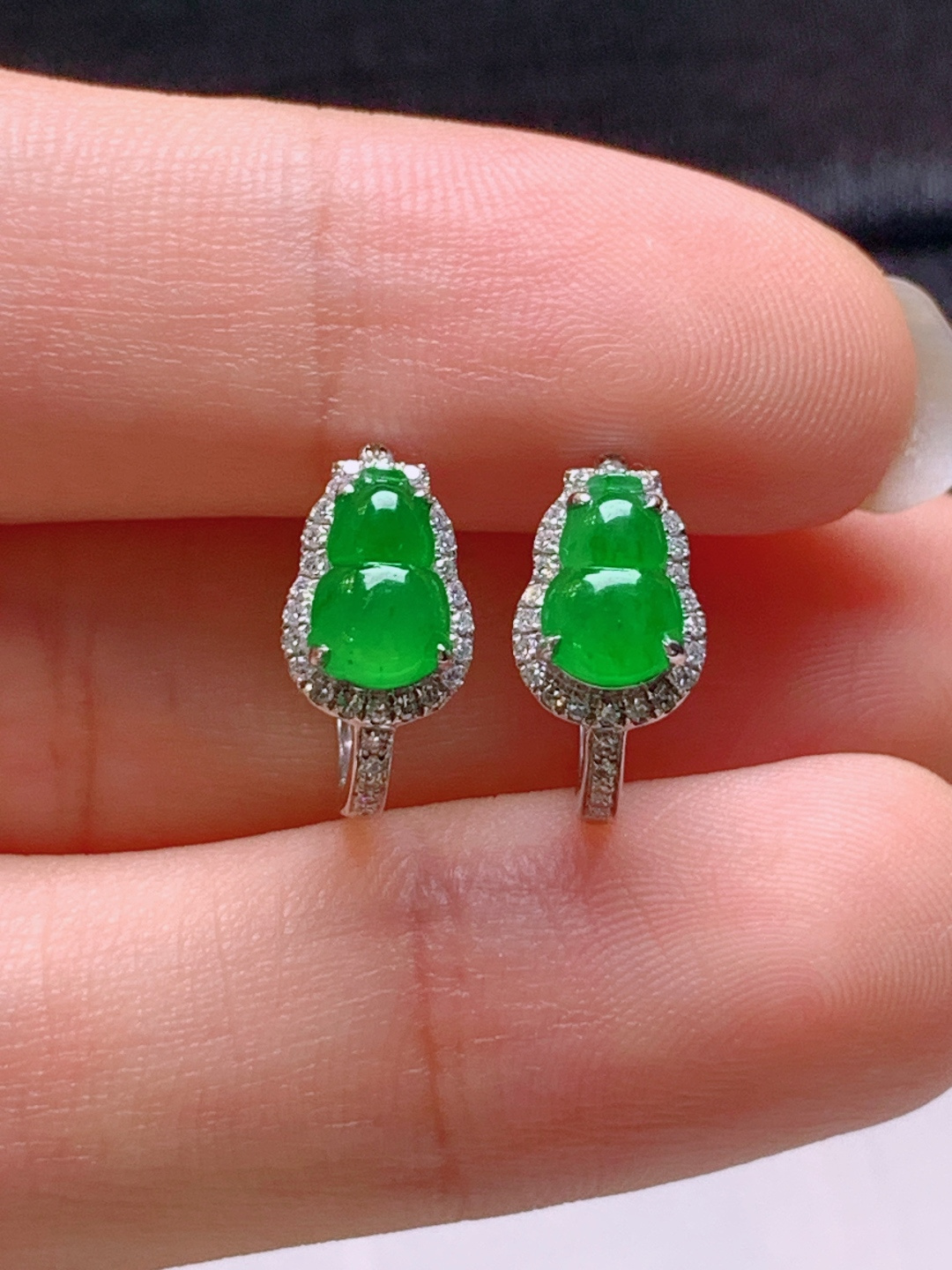 ️ 冰阳绿葫芦耳扣，无裂色阳，裸石7.5-4.9-2.3，ss