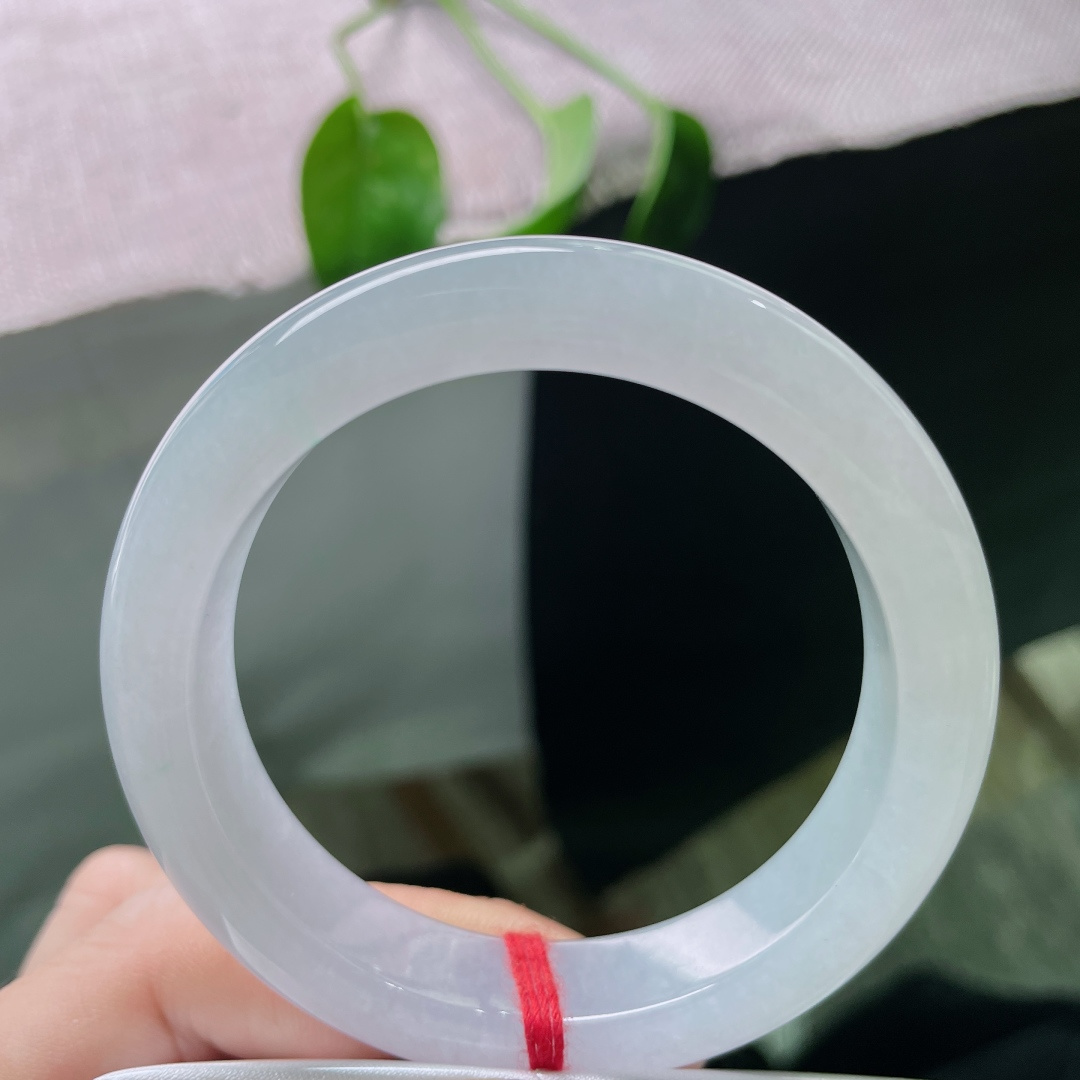 52.2/12.4/7.7绿底正圈，微紫，是晨曦未醒的梦，染上了一层淡淡的紫，通透又疏离。无裂，ss49468a