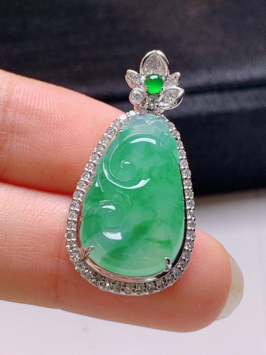 ️ 冰阳绿如意吊坠，无裂色阳饱满，裸石20.1-12.5-4.131.1-15.8-9.4