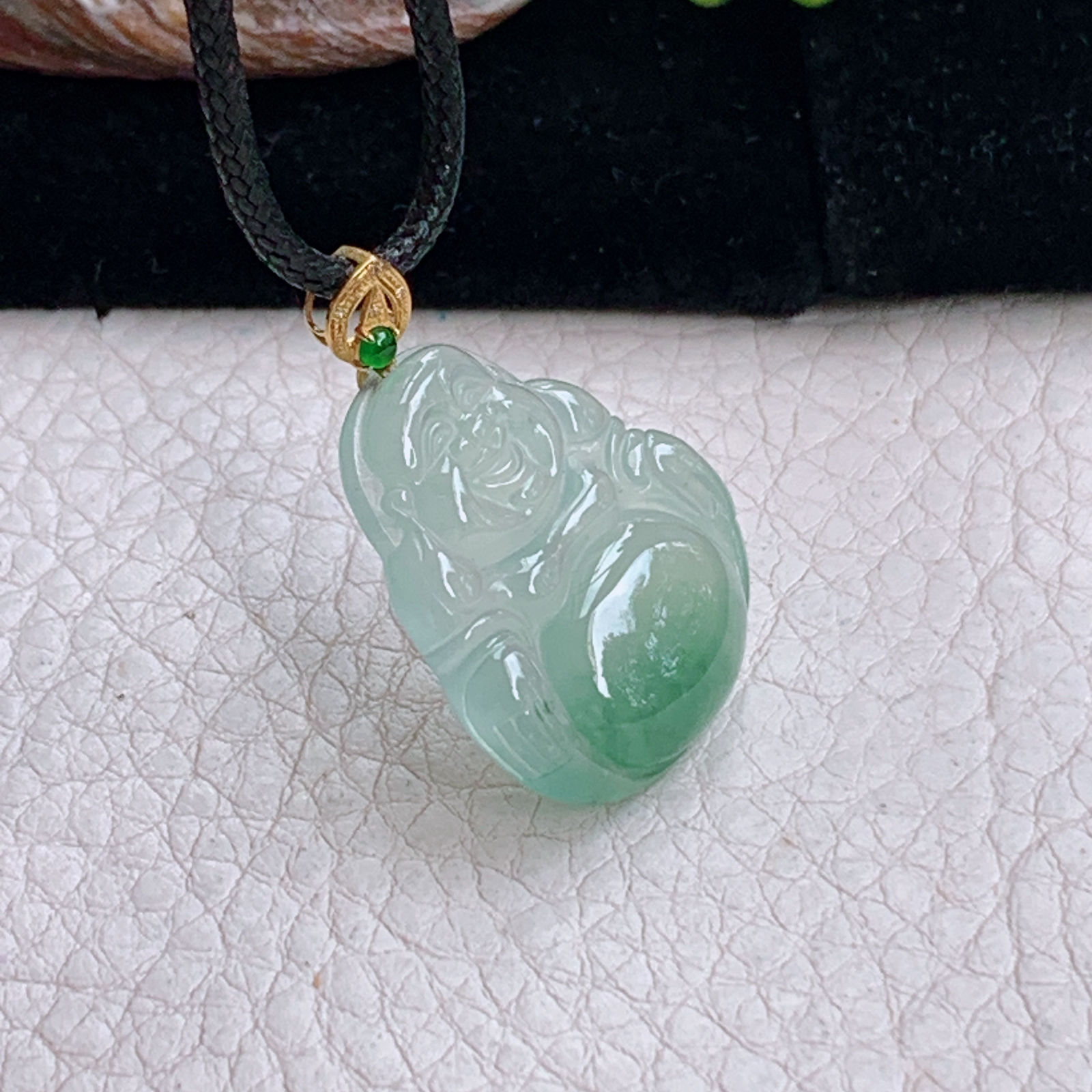 zz3实拍25*23.8*5天然缅甸翡翠冰种佛公吊坠 镶金扣精雕弥勒佛一刀切