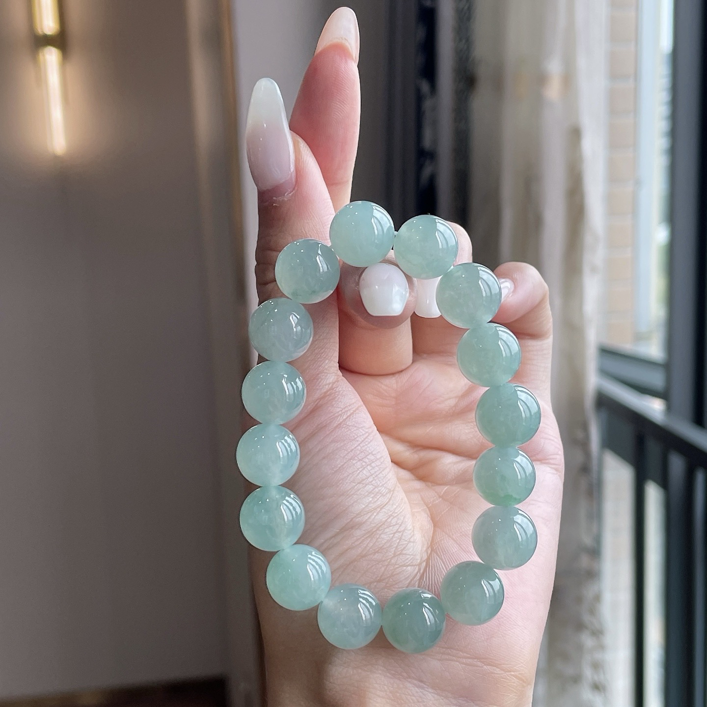 仅一条 冰蓝手串 
尺寸：12.4/16颗