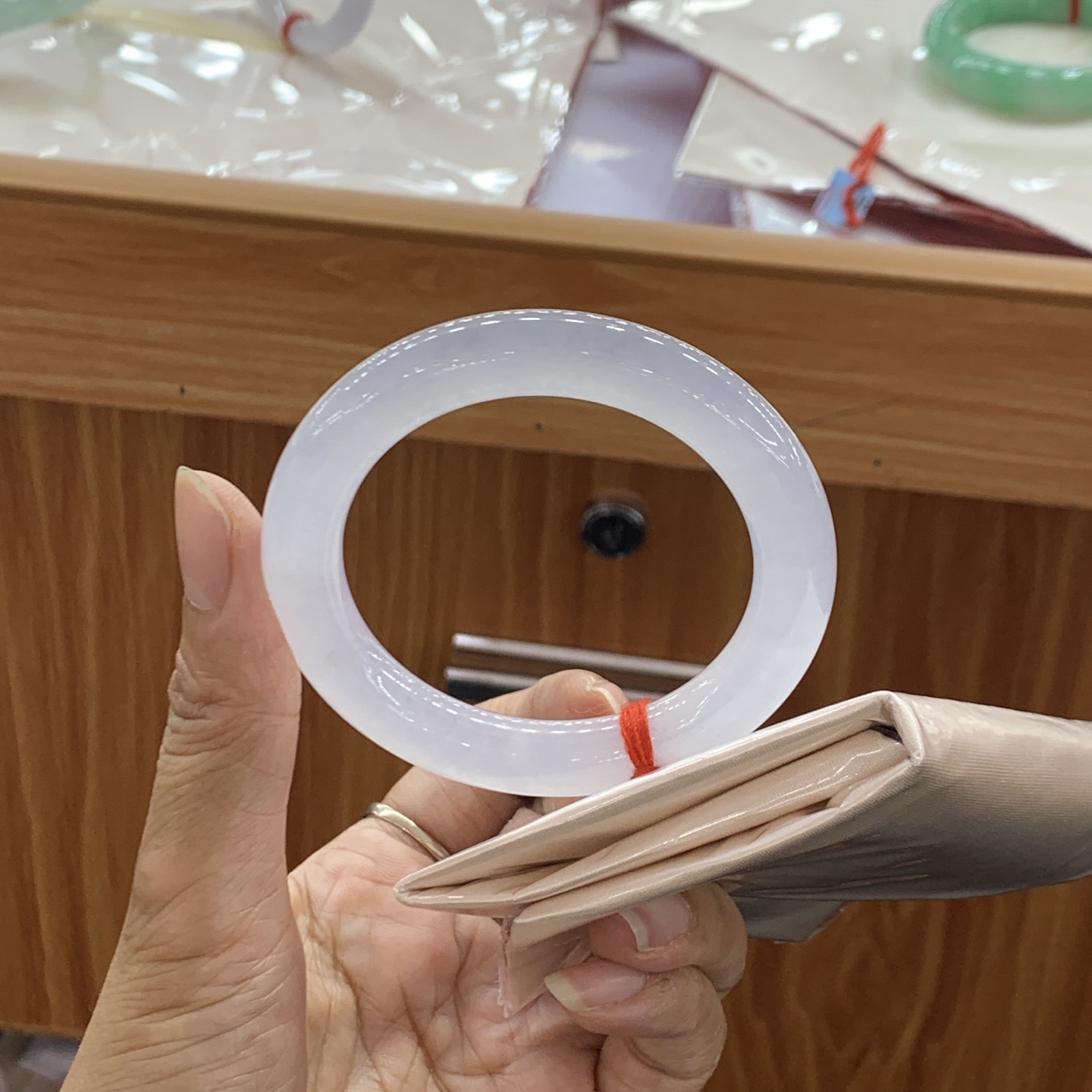 041643DKWJ白冰圆条翡翠手镯52.1-9.8-10.2