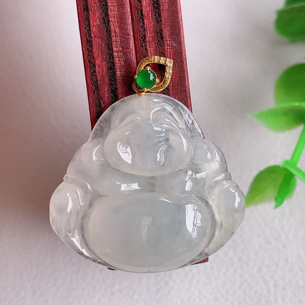 18k金扣冰润佛公挂件 玉质细腻  精雕弥勒佛，笑佛福耳垂肩，面相喜庆，开怀大笑，憨态可掬。惟妙惟肖，寓意福禄双全，吉祥美满，笑口常开 W01.16 尺寸：24-26-5mm