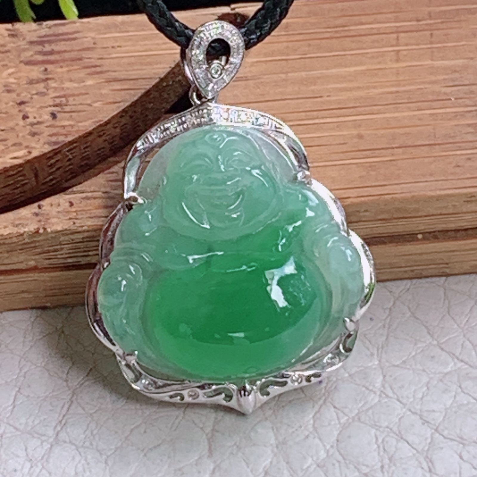 zz3实拍连金32*23.8*8天然缅甸翡翠冰飘绿佛公吊坠 镶金弥勒佛玉坠