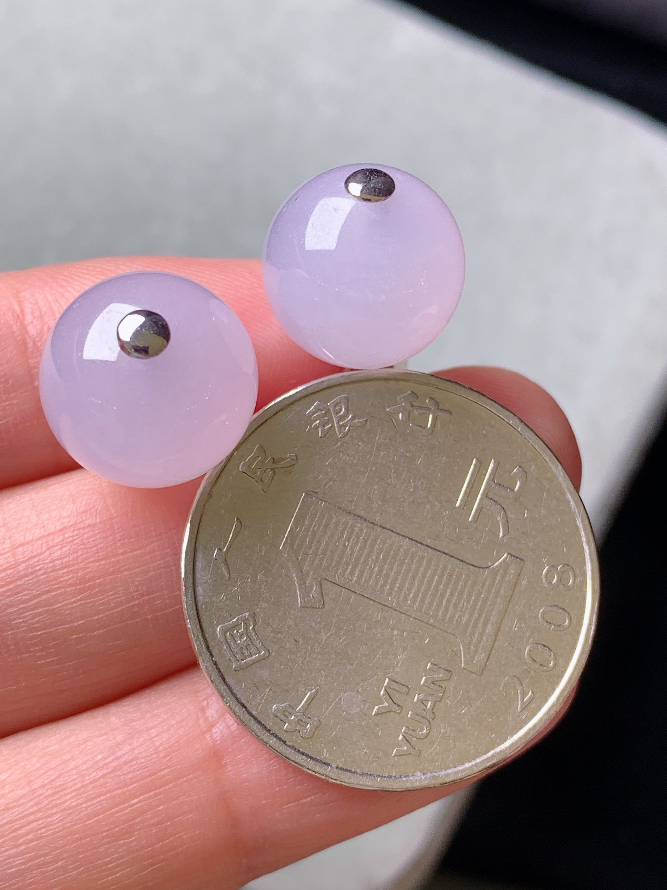 18k金镶嵌冰淡粉圆珠耳钉 玉质细腻 色泽艳丽清新 水润亮眼 整体尺寸12.2m5