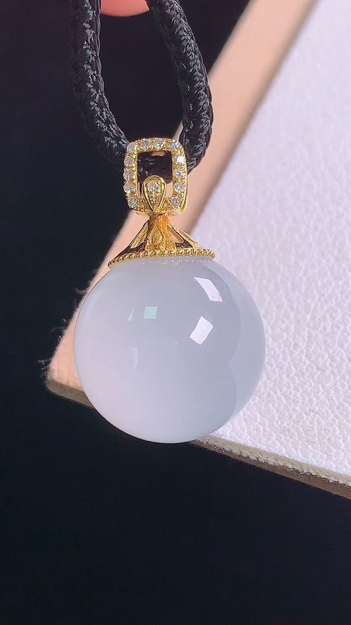 ️超值2688.0018K冰种圆珠吊坠，无裂尺寸:21.2-13.3mm 12