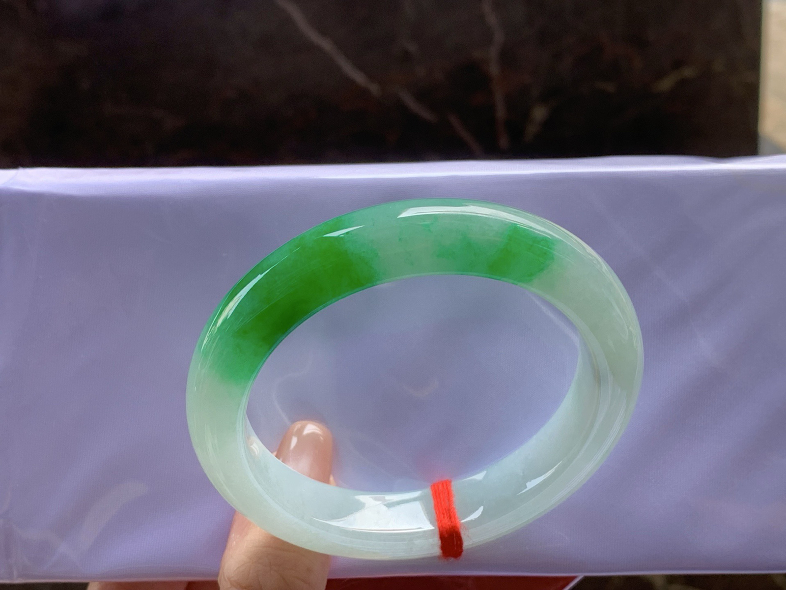 辣绿手镯
颜色漂亮 58.5/12.2/9.6mm