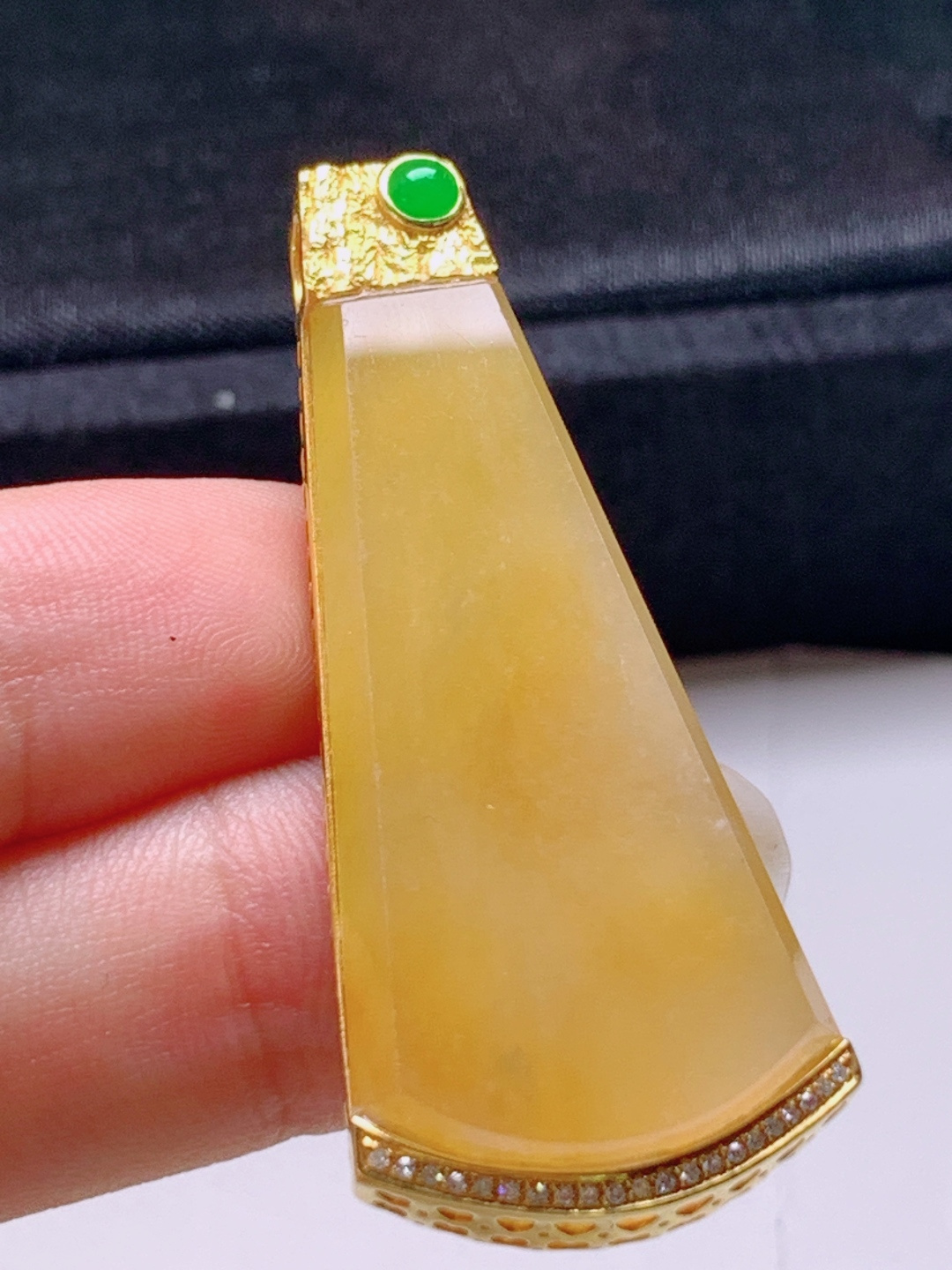 ️ 冰黄翡无事牌吊坠，无裂色正饱满，裸石38.8-19.2-4.447.1-6.4