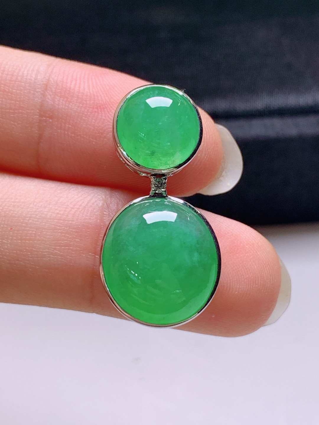️ 冰阳绿旦面吊坠，无裂色阳饱满，裸石14.3-13.6-6.227.6-7.3