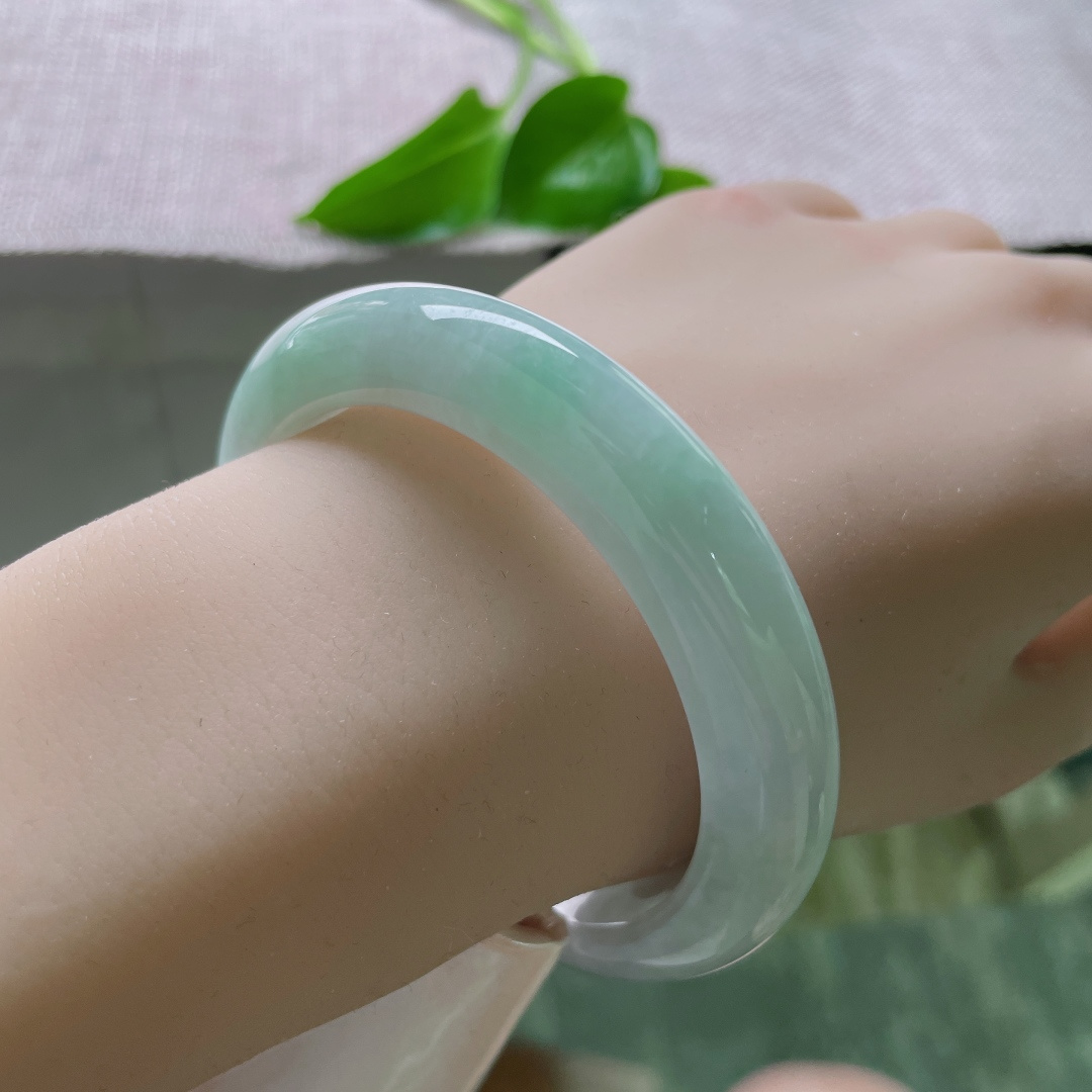 56.2/11.5/9.4淡春彩正圈，水润细腻，淡雅清新，甜美，无裂，ss50617a