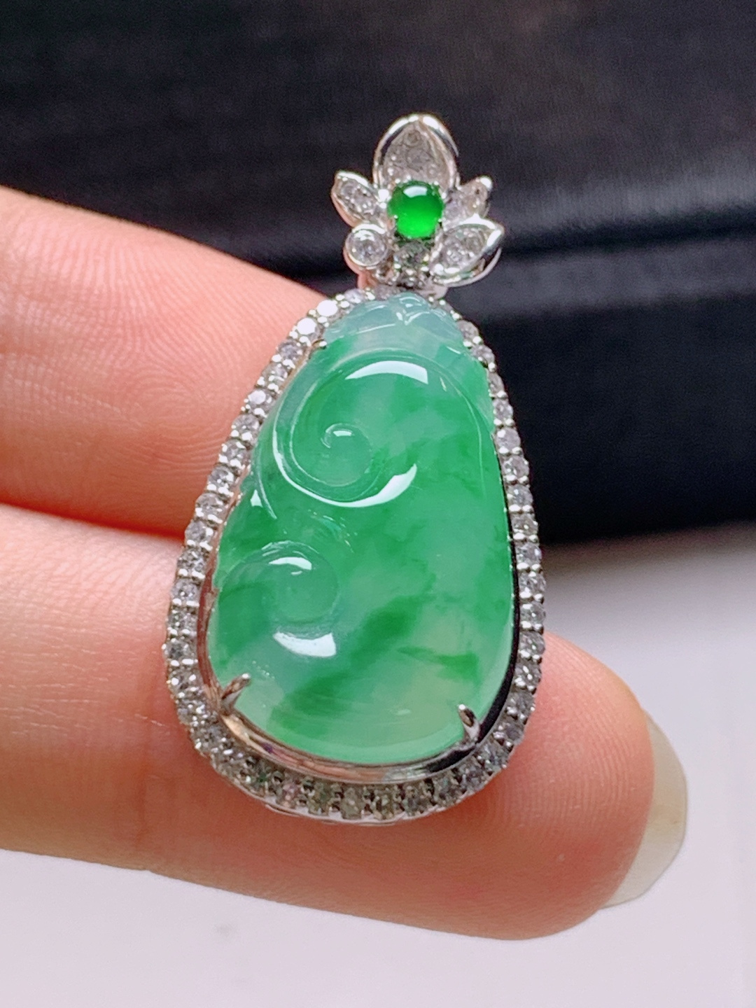 ️ 冰阳绿如意吊坠，无裂色阳饱满，裸石20.1-12.5-4.131.1-15.8-9.4