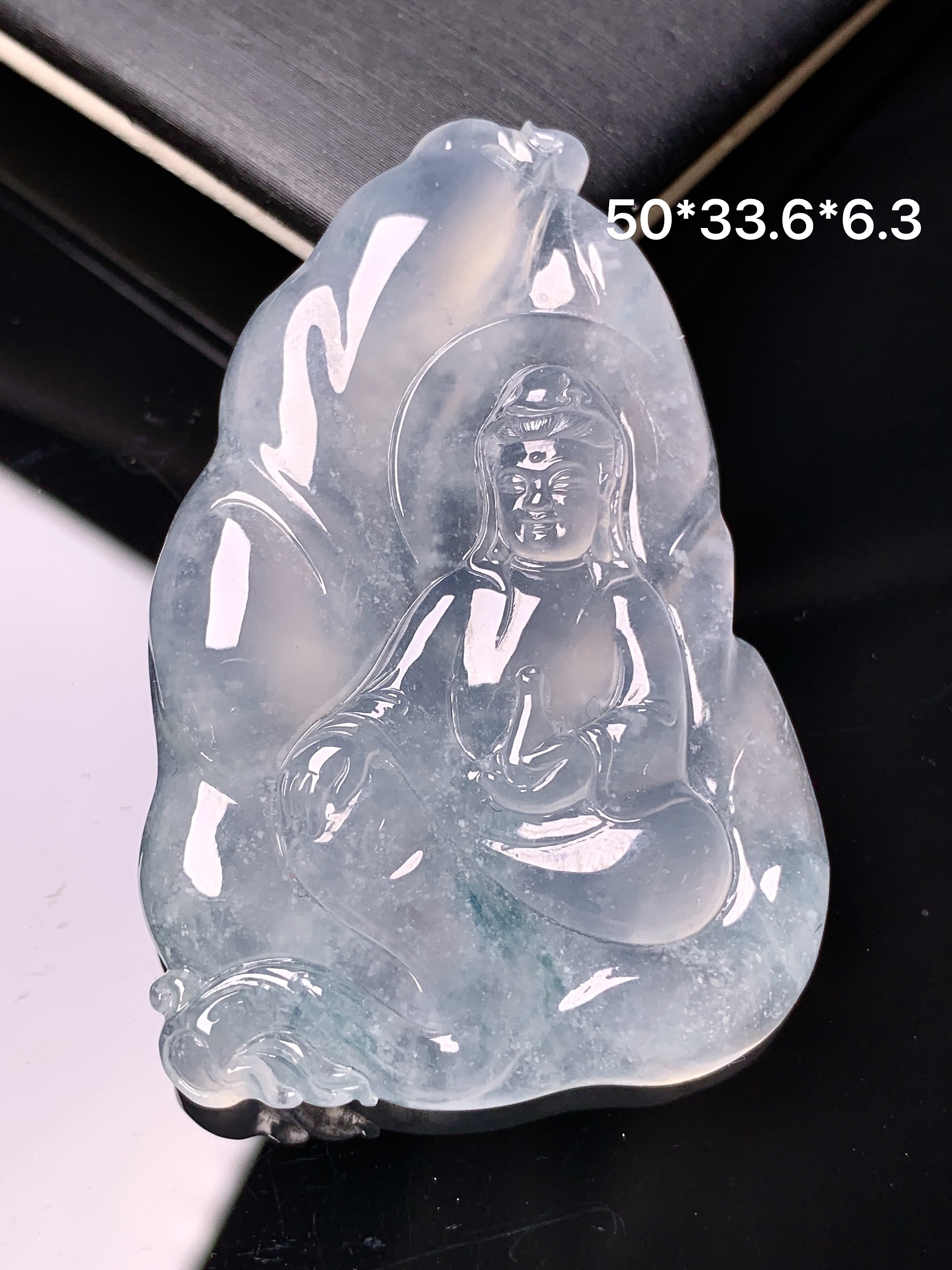 冰种观音菩萨吊坠 玉质细腻 色泽艳丽清新 水润亮眼 整体尺寸50*33.6*6.3x7