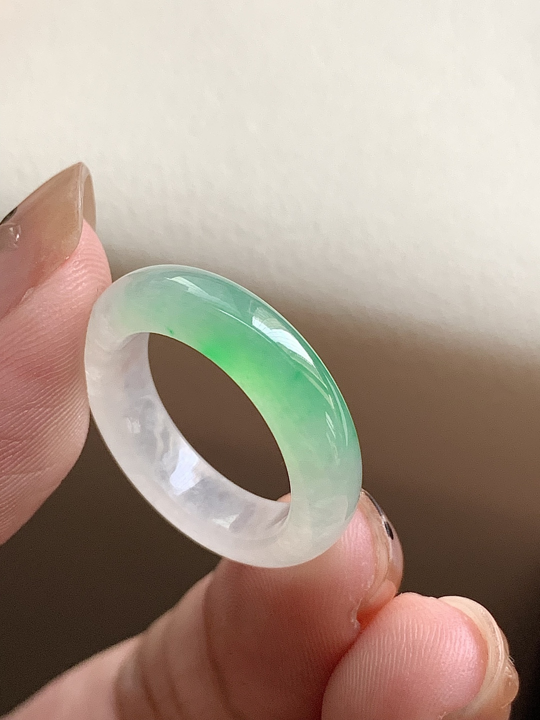 指环，飘花灵动，种老细腻形体佳，16.4*5.1*3.8,asd10417