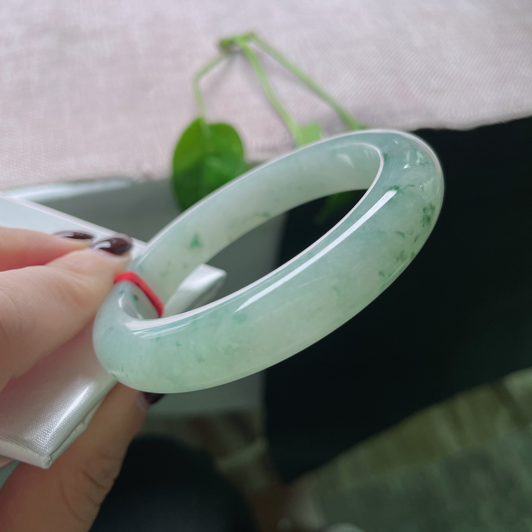 55/11.8/9.1飘花正圈，是凝住的晨雾，是散开的星河，耐看，无裂，ss50026a