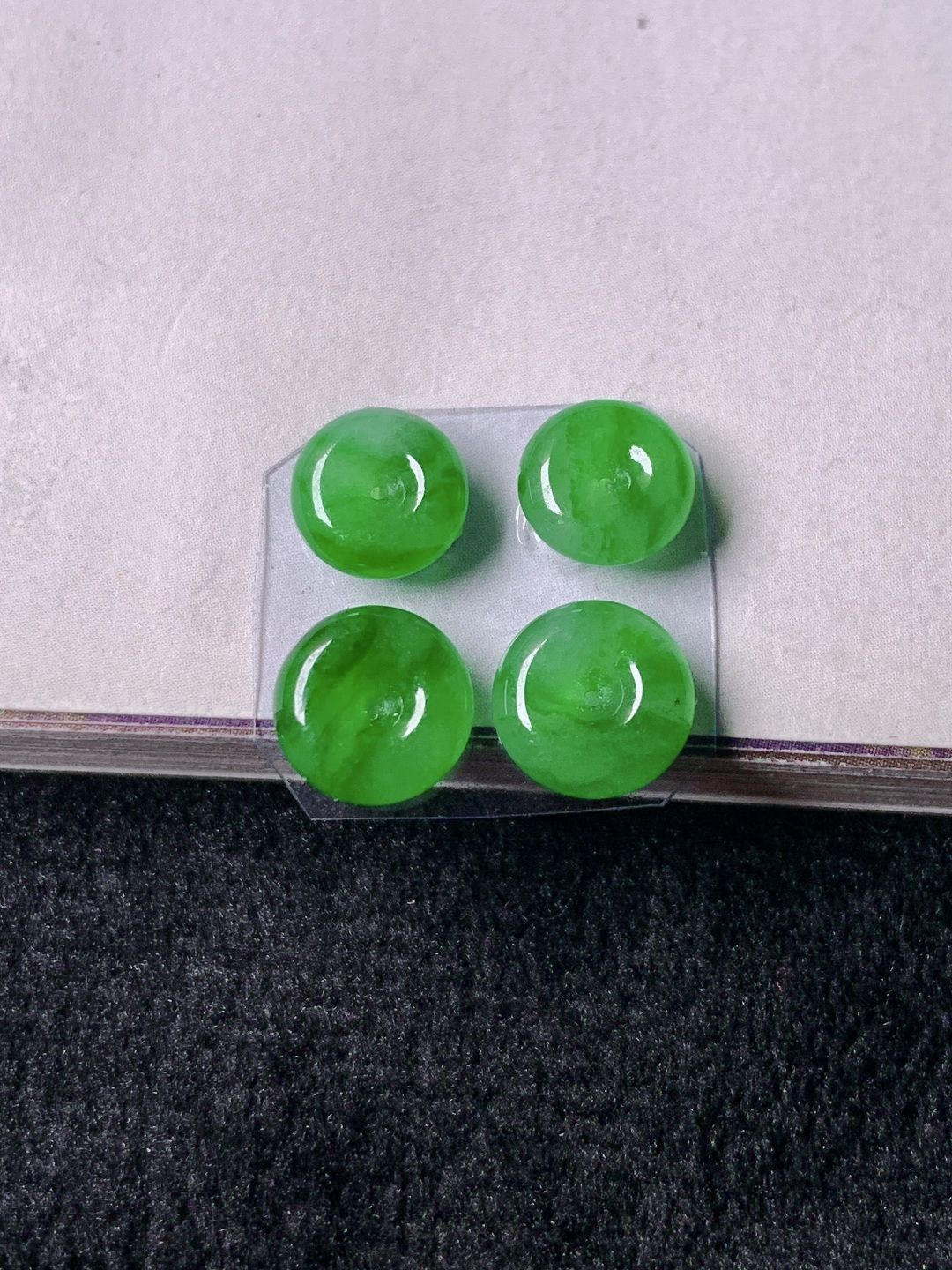 ️冰绿扣子一手，色泽浓艳，0417尺寸7.7*2.7/6.9*2.7