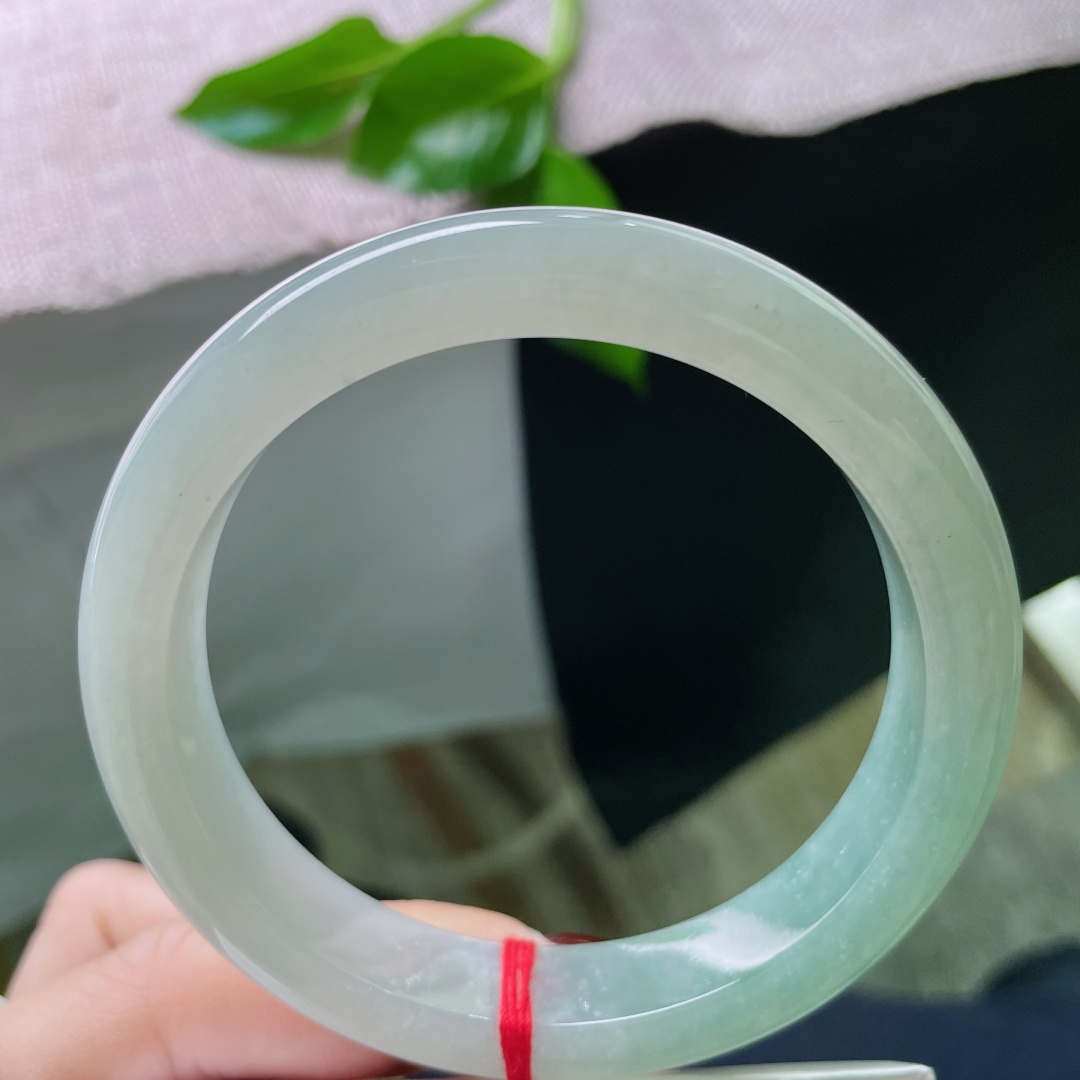 60/12.1/8.8，浅油正圈，大圈口，颜色由浅入深，衬得皮肤白皙透亮，气质温婉。无裂，ss50345a