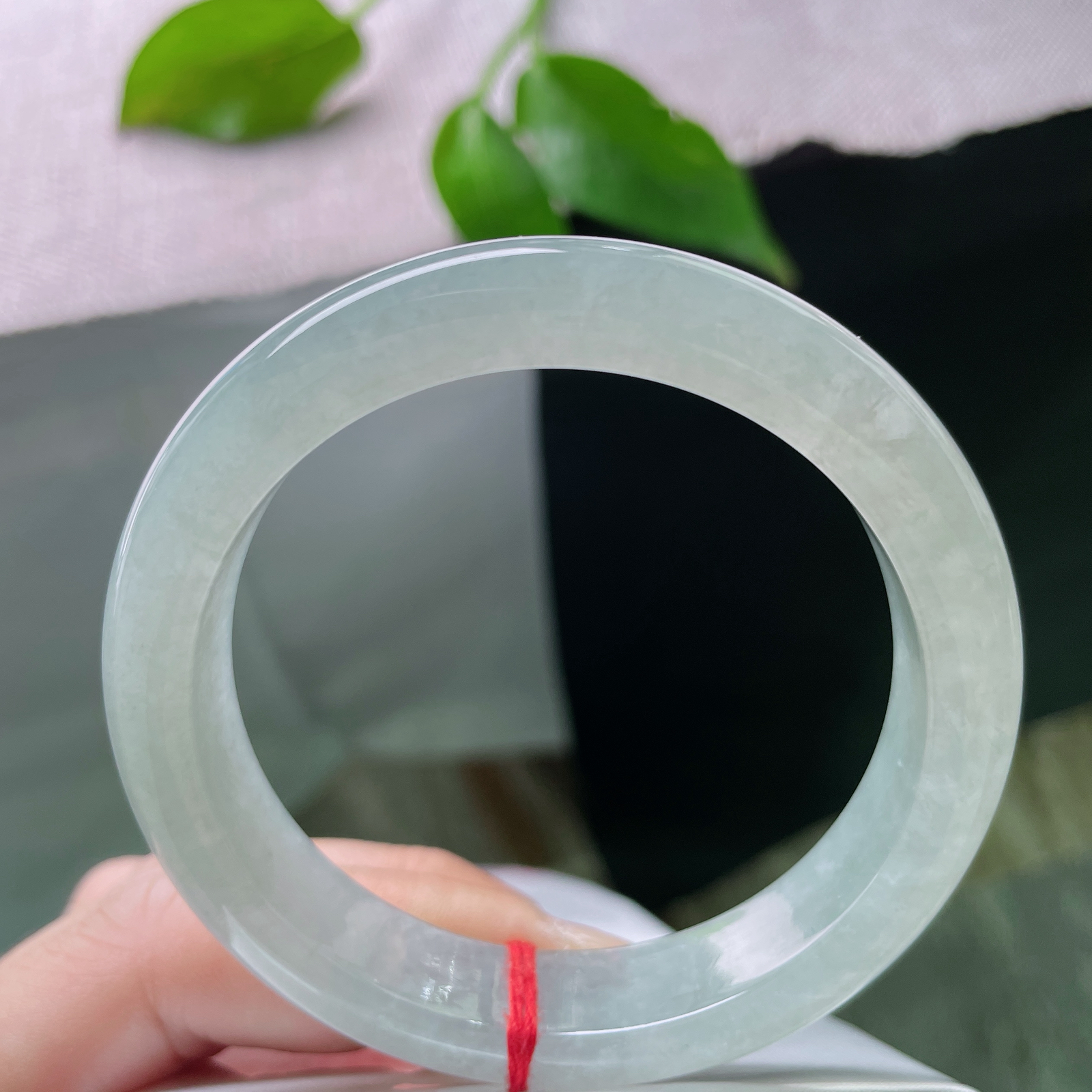 56.4/11.7/8.1，冰晴底正圈，晴水柔光，气质清冷又耐看。一片冰心在玉壶。ss50560a