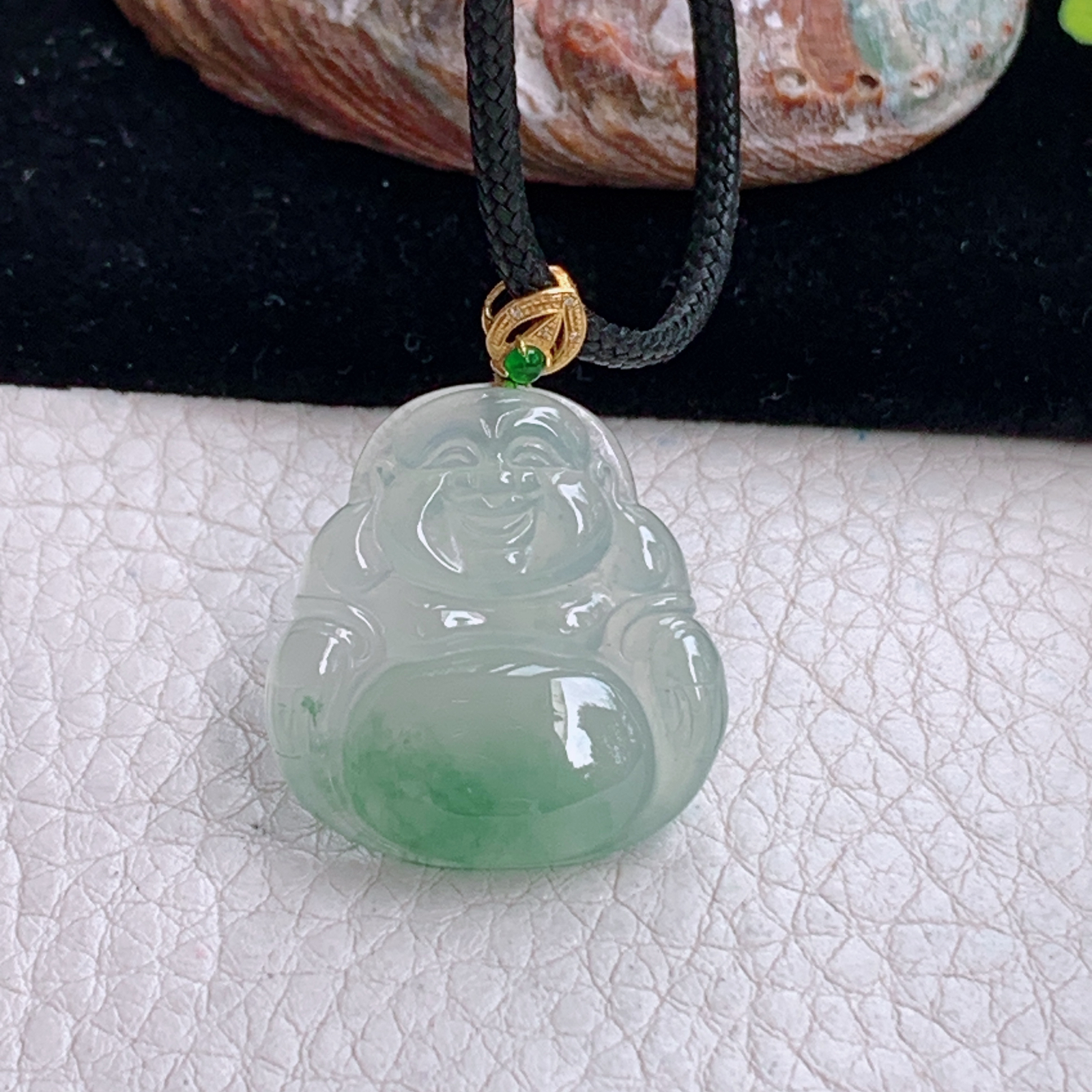 zz3实拍25*23.8*5天然缅甸翡翠冰种佛公吊坠 镶金扣精雕弥勒佛一刀切