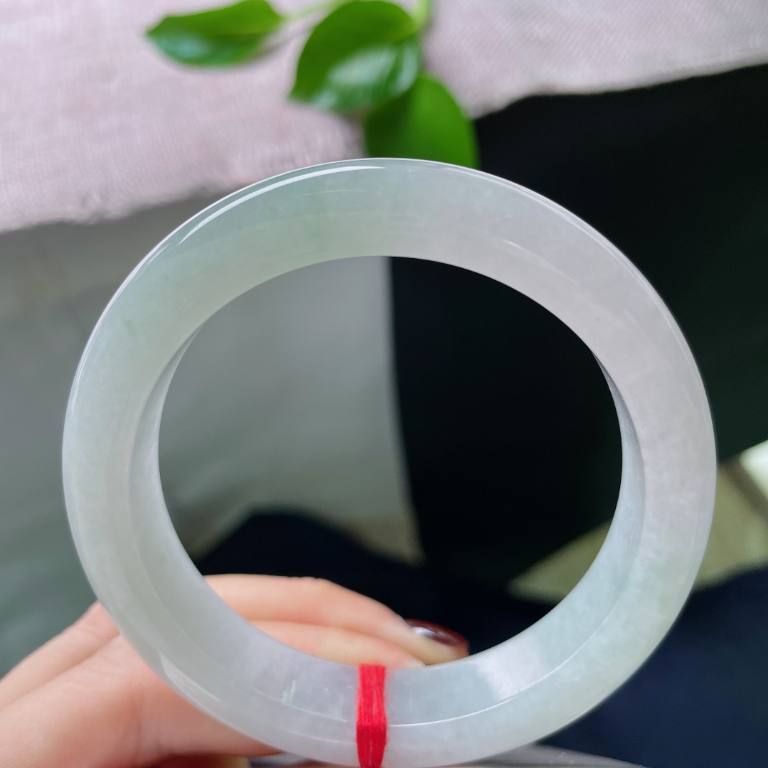 55.3/12.2/8.5，淡紫淡绿正圈，春烟映霞，灵气晕染，不似人间之色，无裂，ss50048a