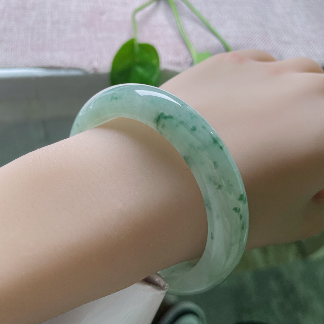 55/11.8/9.1飘花正圈，是凝住的晨雾，是散开的星河，耐看，无裂，ss50026a