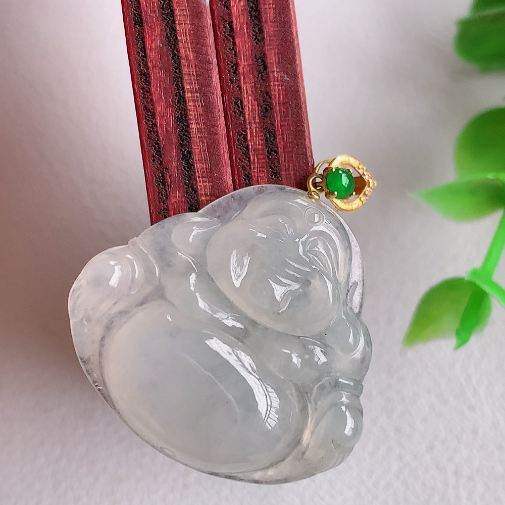 18k金扣冰润佛公挂件 玉质细腻  精雕弥勒佛，笑佛福耳垂肩，面相喜庆，开怀大笑，憨态可掬。惟妙惟肖，寓意福禄双全，吉祥美满，笑口常开 W01.16 尺寸：24-26-5mm