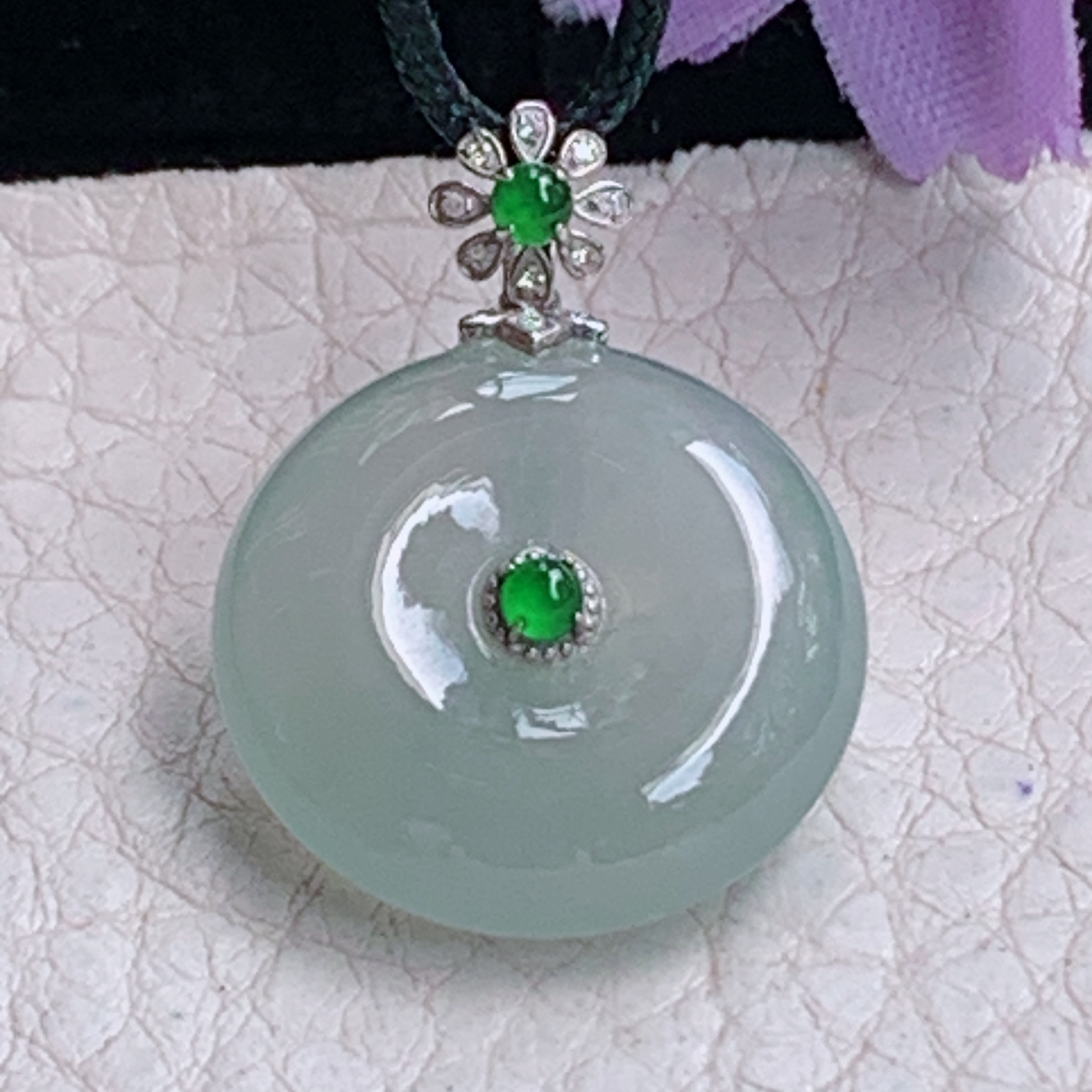 zz3实拍26.8*19.5*6天然缅甸翡翠冰透平安扣吊坠 镶金玉扣锁骨坠