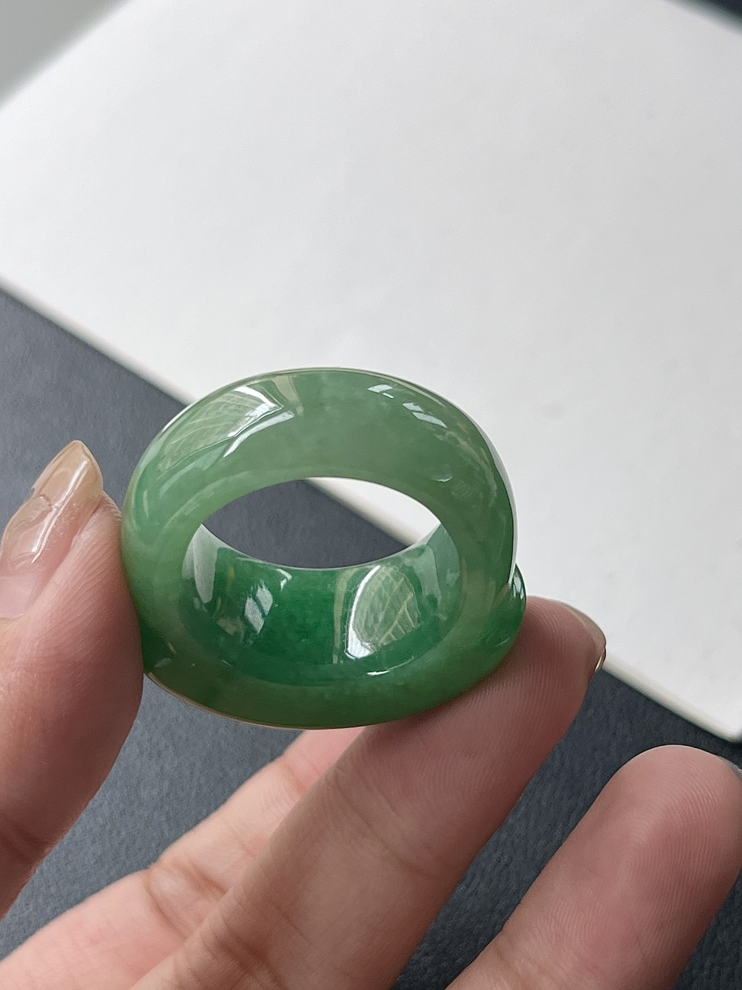 圈口：24.5️【指环】种老细腻，色阳浓郁起胶尺寸：20.5*13*8.9,asd1416